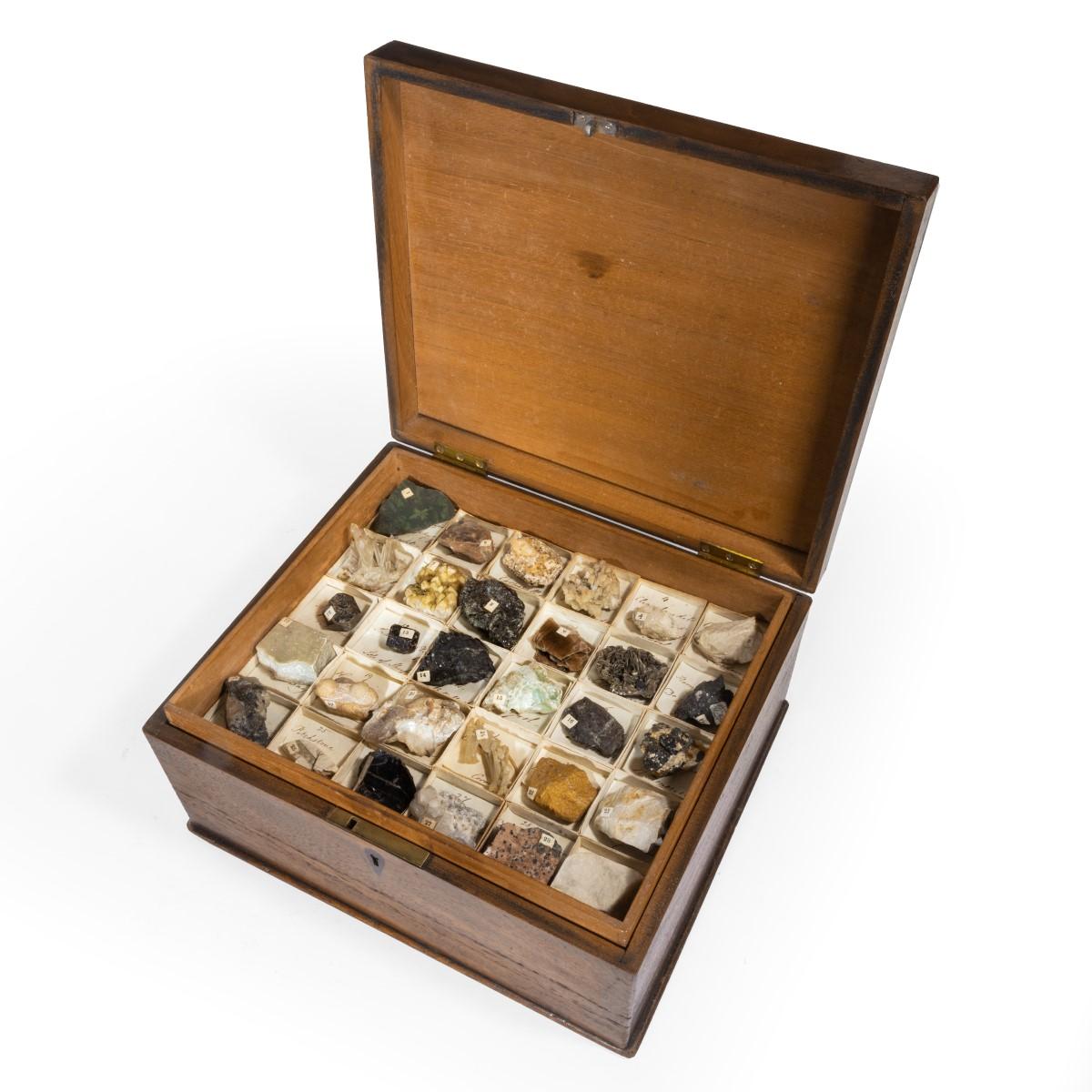 Fine Early 19th Century Victorian Collection of Minerals In Good Condition In Lymington, Hampshire