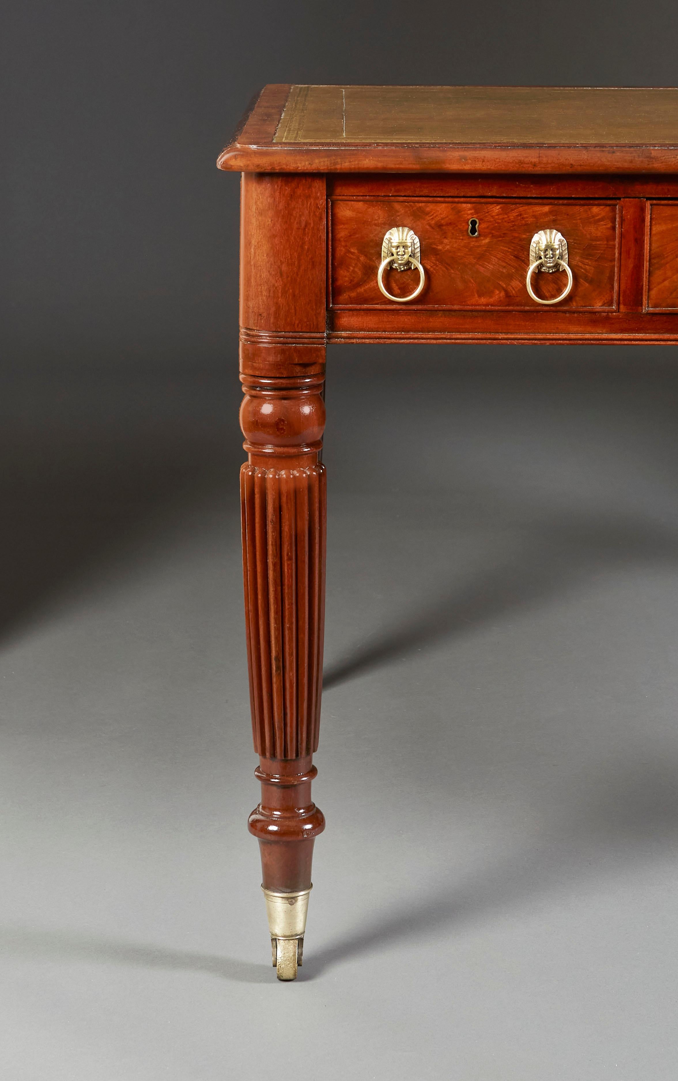 Schreibtisch mit Gillows, gestempelt, frühes 19. Jahrhundert (Englisch) im Angebot