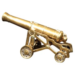 Modèle raffiné d'un canon britannique du 19e siècle à canon lisse à 24 pouces tirant sur le Muzzle