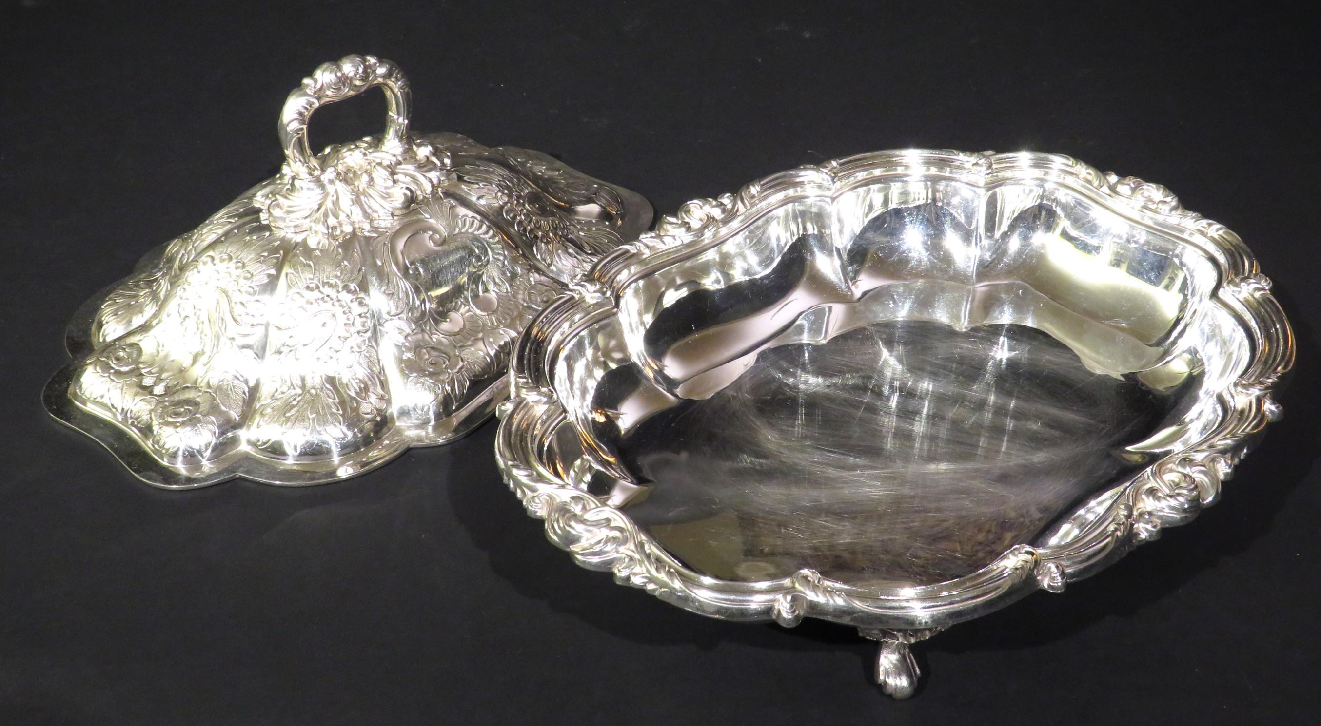 Victorian A Fine Early 20th Century Silver Plated Entrée Dish, England Circa 1900 For Sale