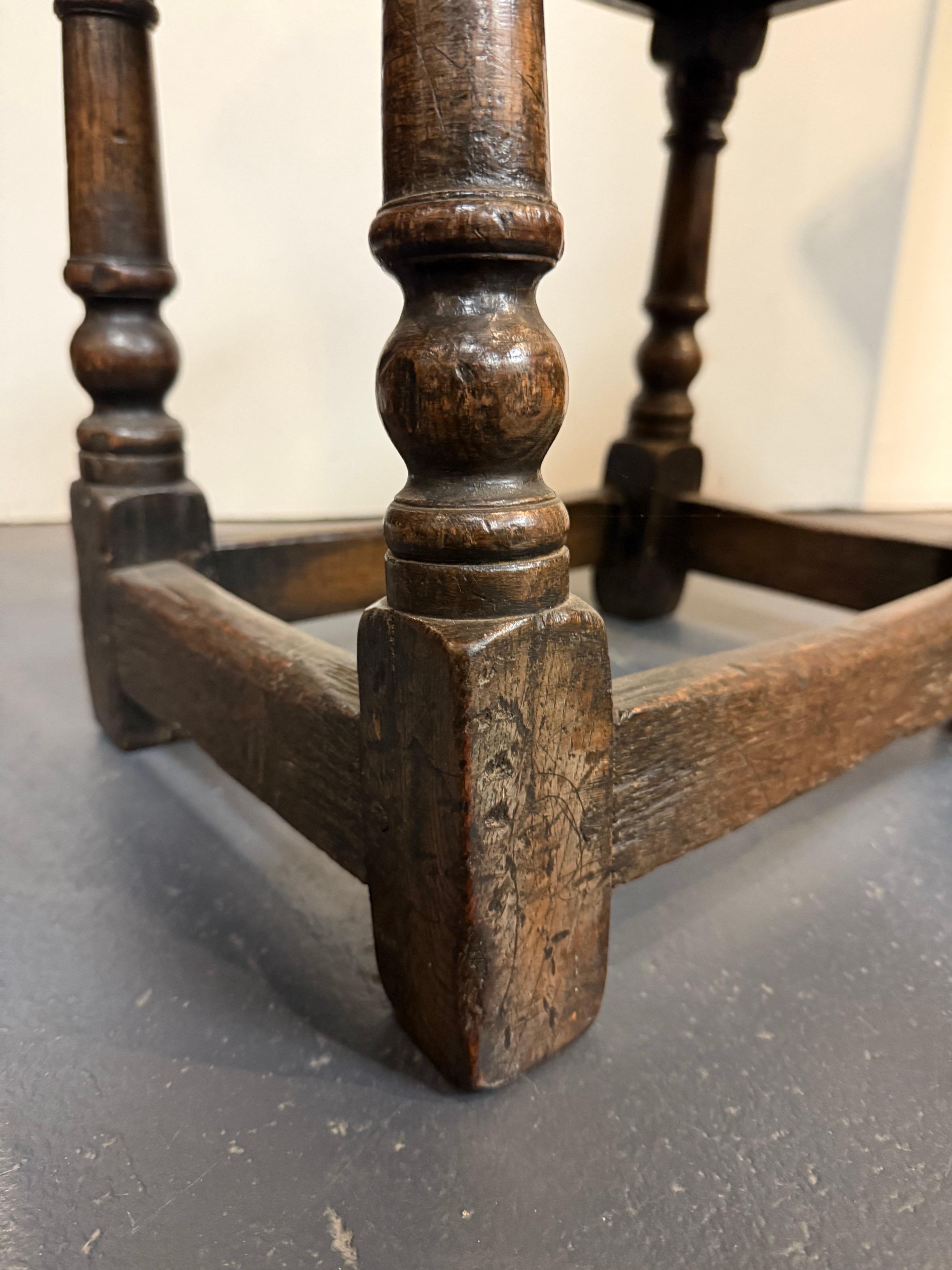 Tabouret en chêne anglais, XVIIIe siècle en vente 1