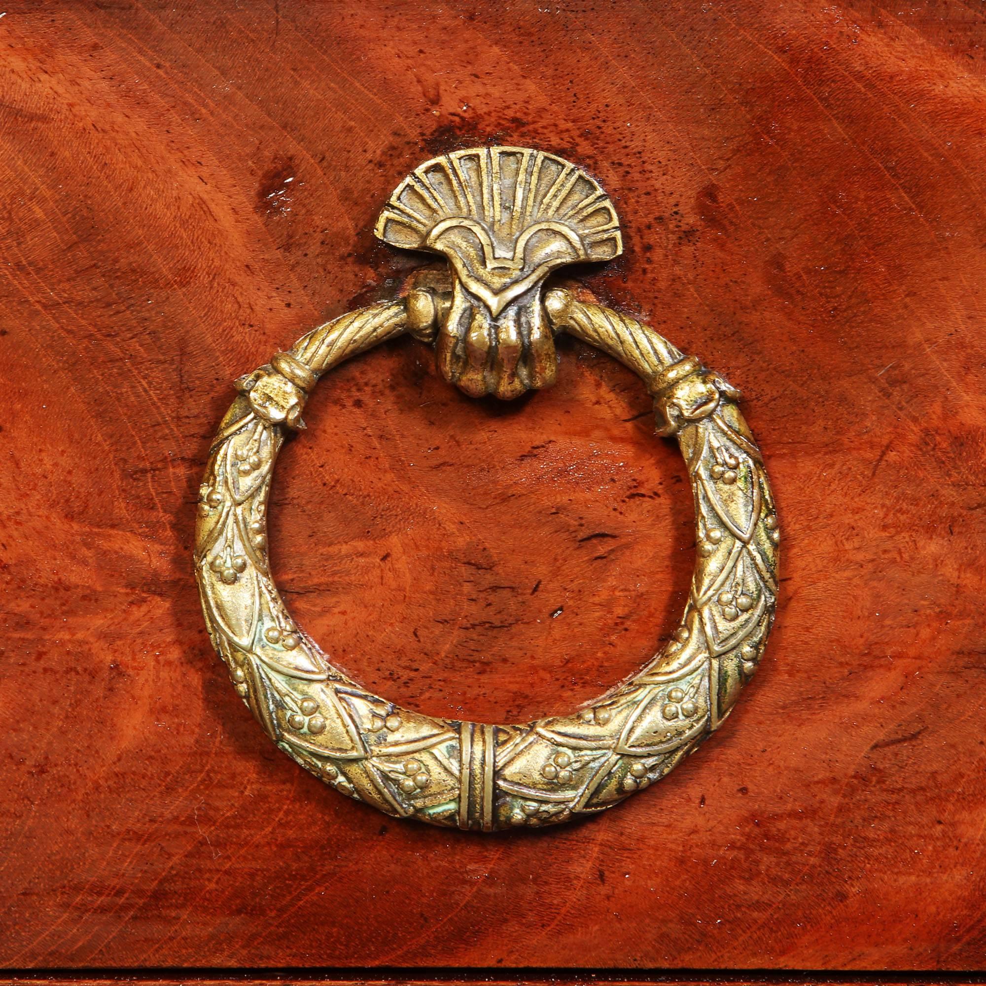 Armadio in mogano a fiamma fine In condizioni buone in vendita a London, GB