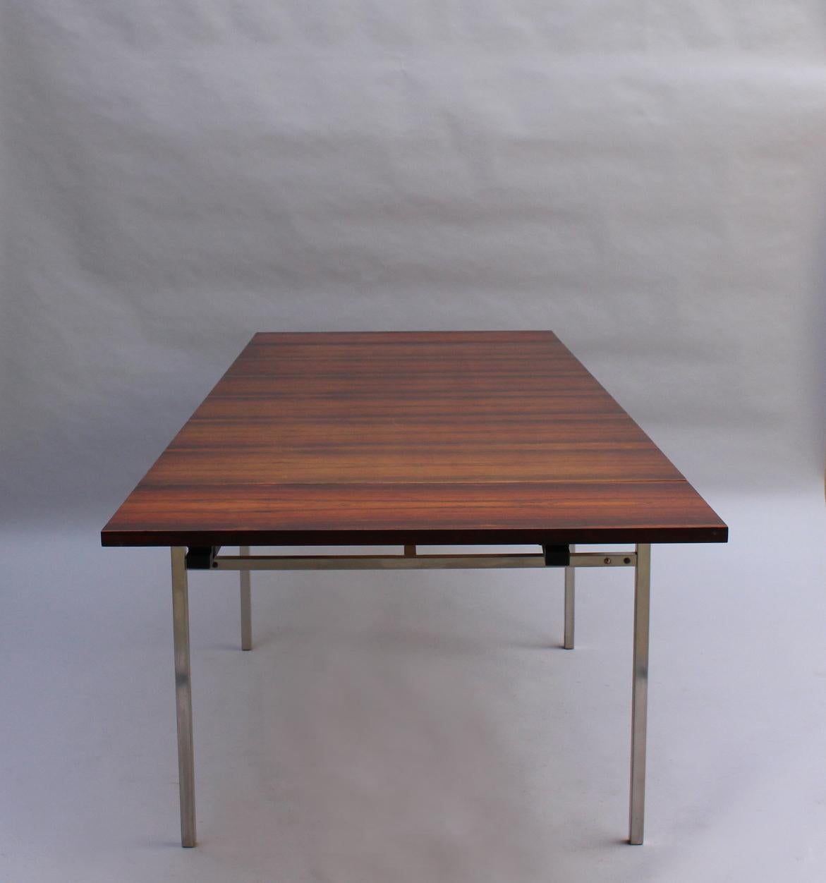 Table à rallonge extensible en chrome et bois de rose d'Alain Richard, France, années 1950 en vente 4