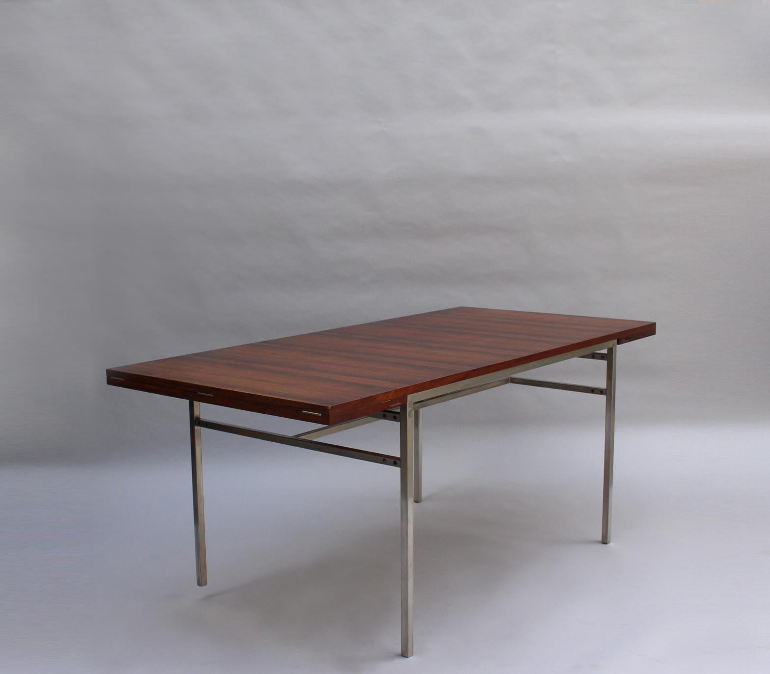 Français Table à rallonge extensible en chrome et bois de rose d'Alain Richard, France, années 1950 en vente