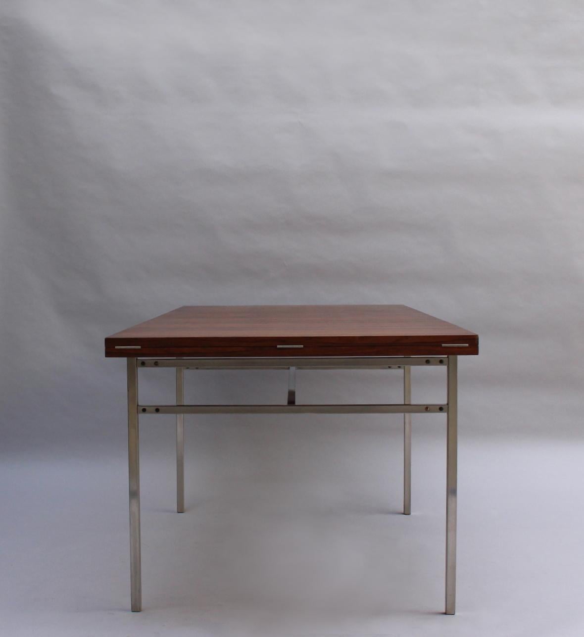 Nickel Table à rallonge extensible en chrome et bois de rose d'Alain Richard, France, années 1950 en vente