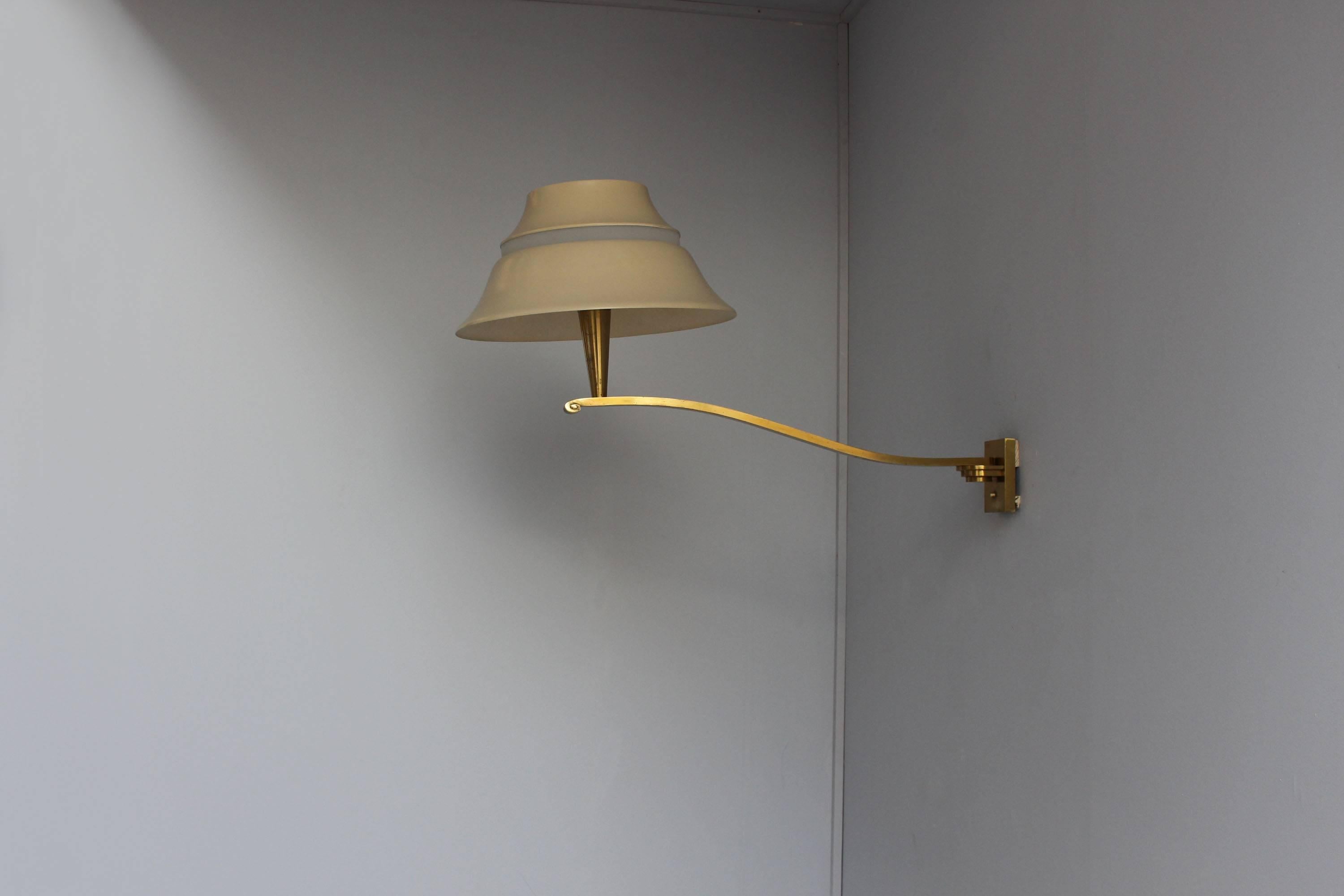 Fine French 1950s Pivoting Sconce by Jean Perzel For Sale 3