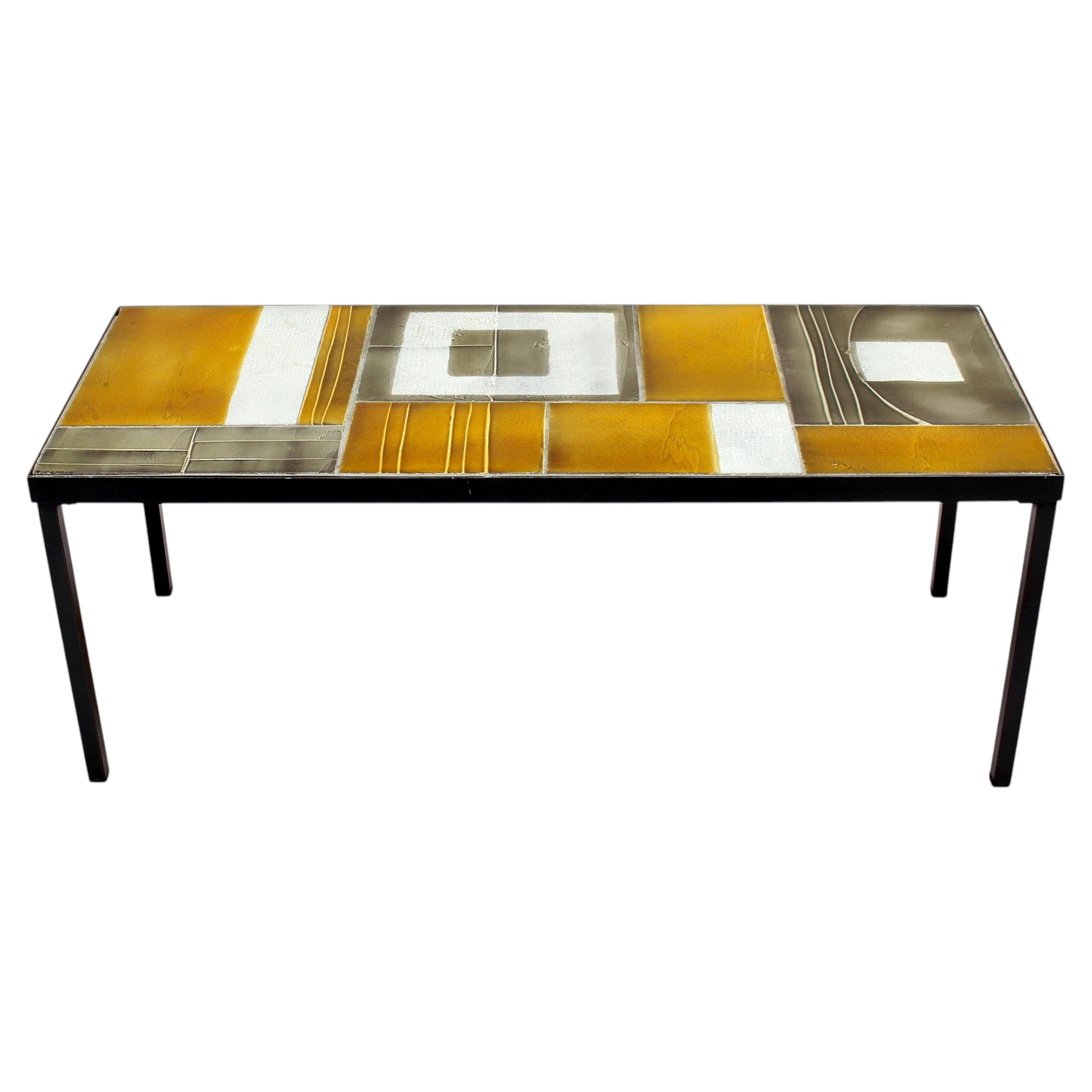 Table basse en céramique française des années 1960 par Roger Capron