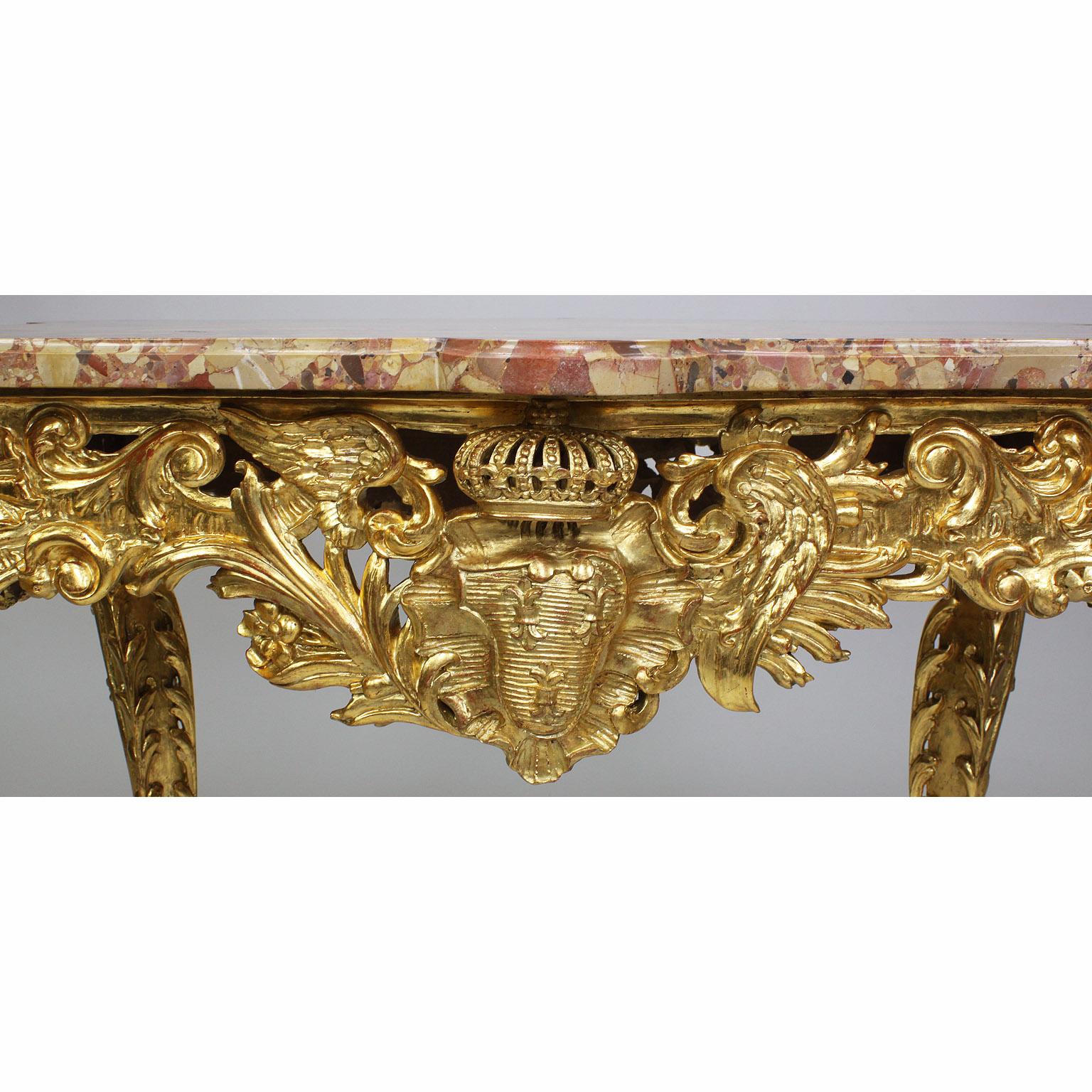 Französischer geschnitzter „Royal“-Mitteltisch aus vergoldetem Holz im Louis-XV-Stil des 19. Jahrhunderts im Angebot 1