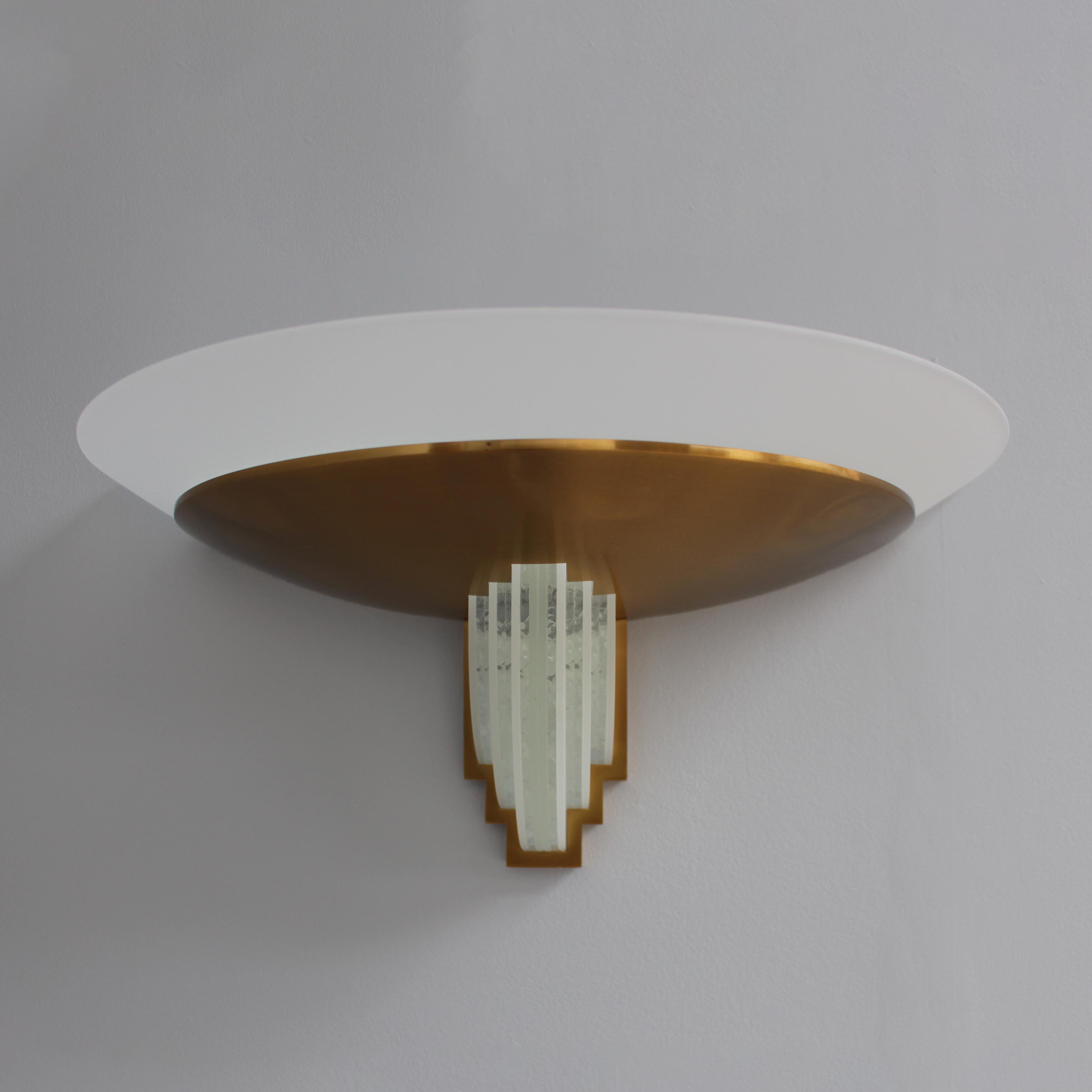 A Fine French Art Deco Bronze and Cut Glass Sconce by Perzel For Sale 7