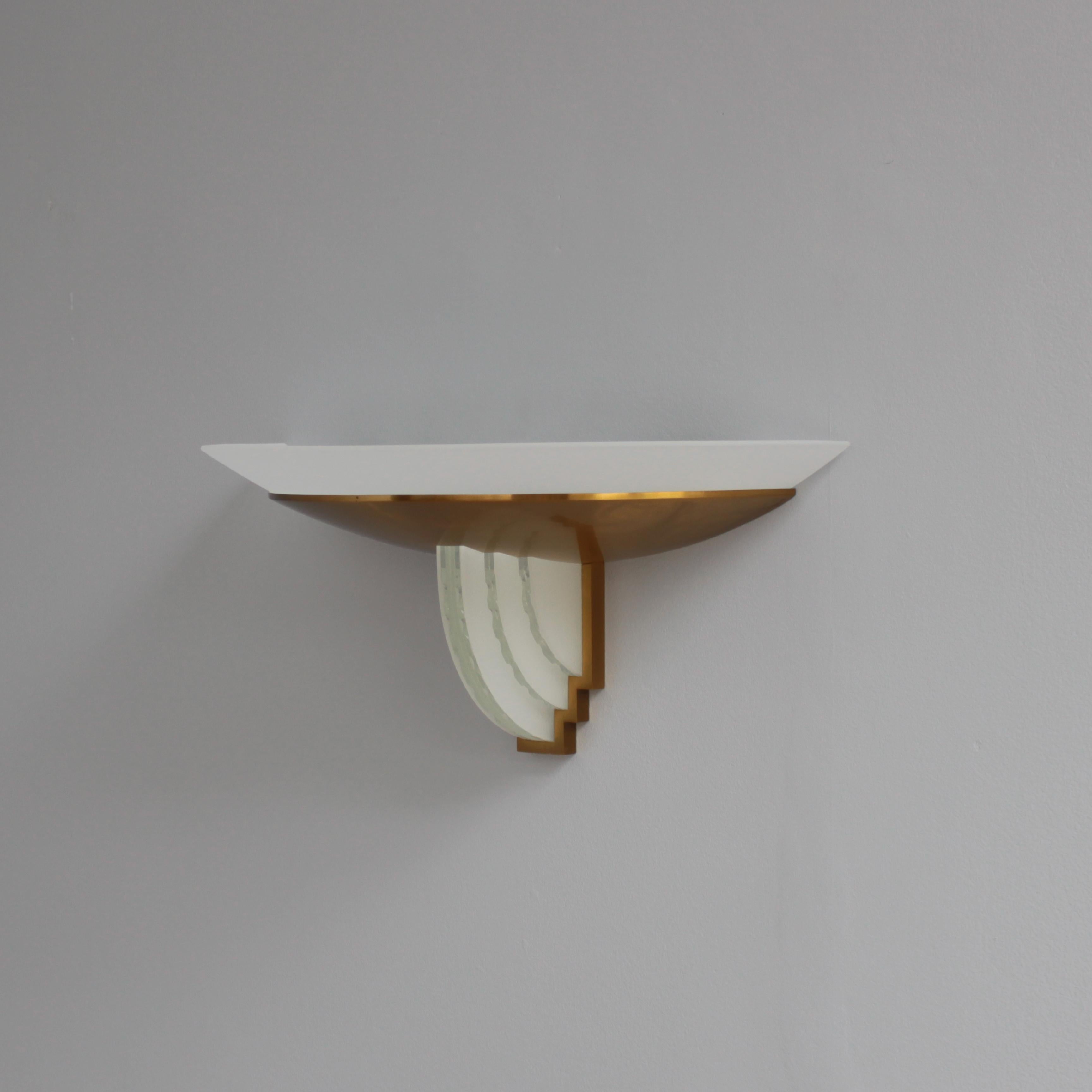 A Fine French Art Deco Bronze and Cut Glass Sconce by Perzel For Sale 10