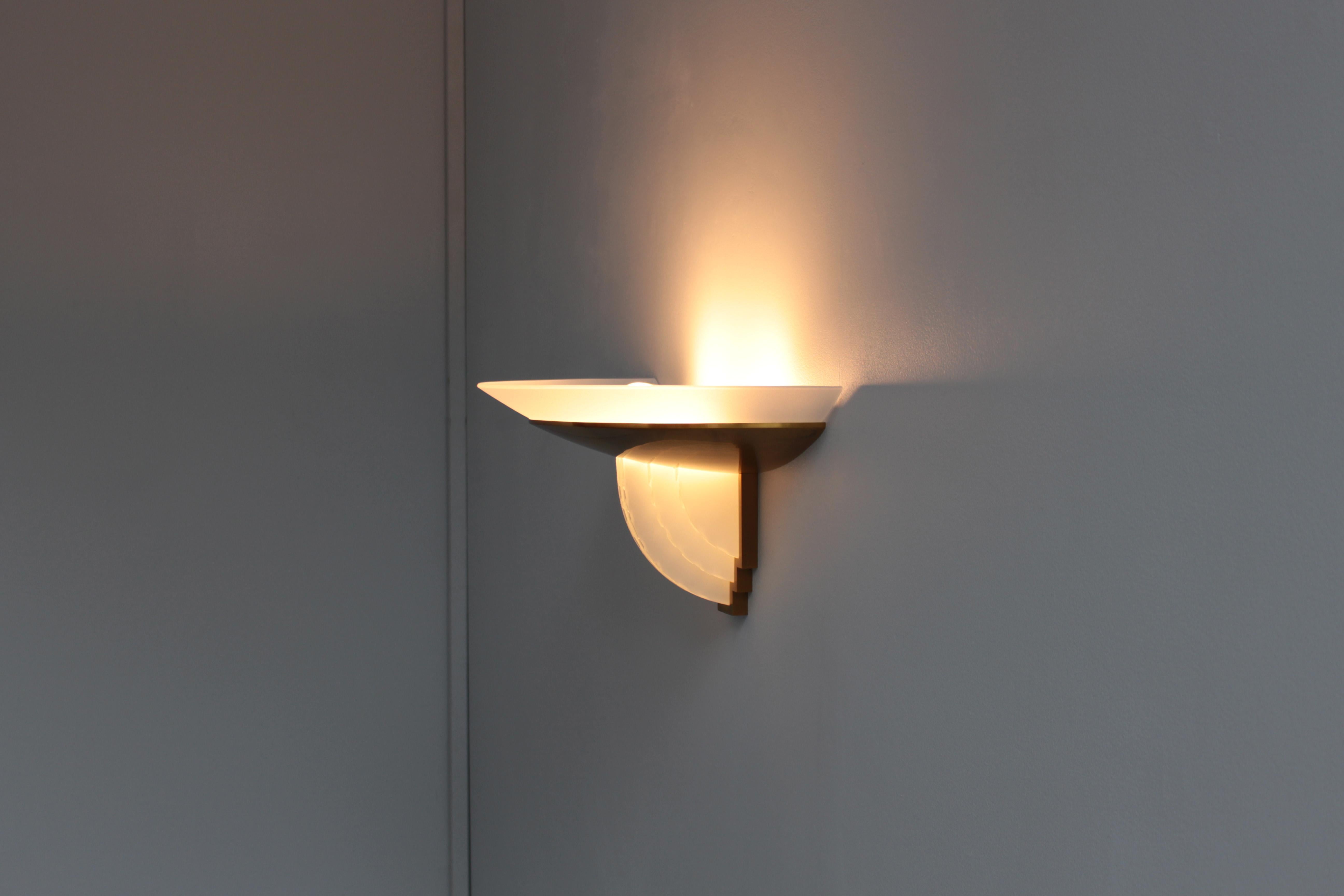 A Fine French Art Deco Bronze and Cut Glass Sconce by Perzel For Sale 11