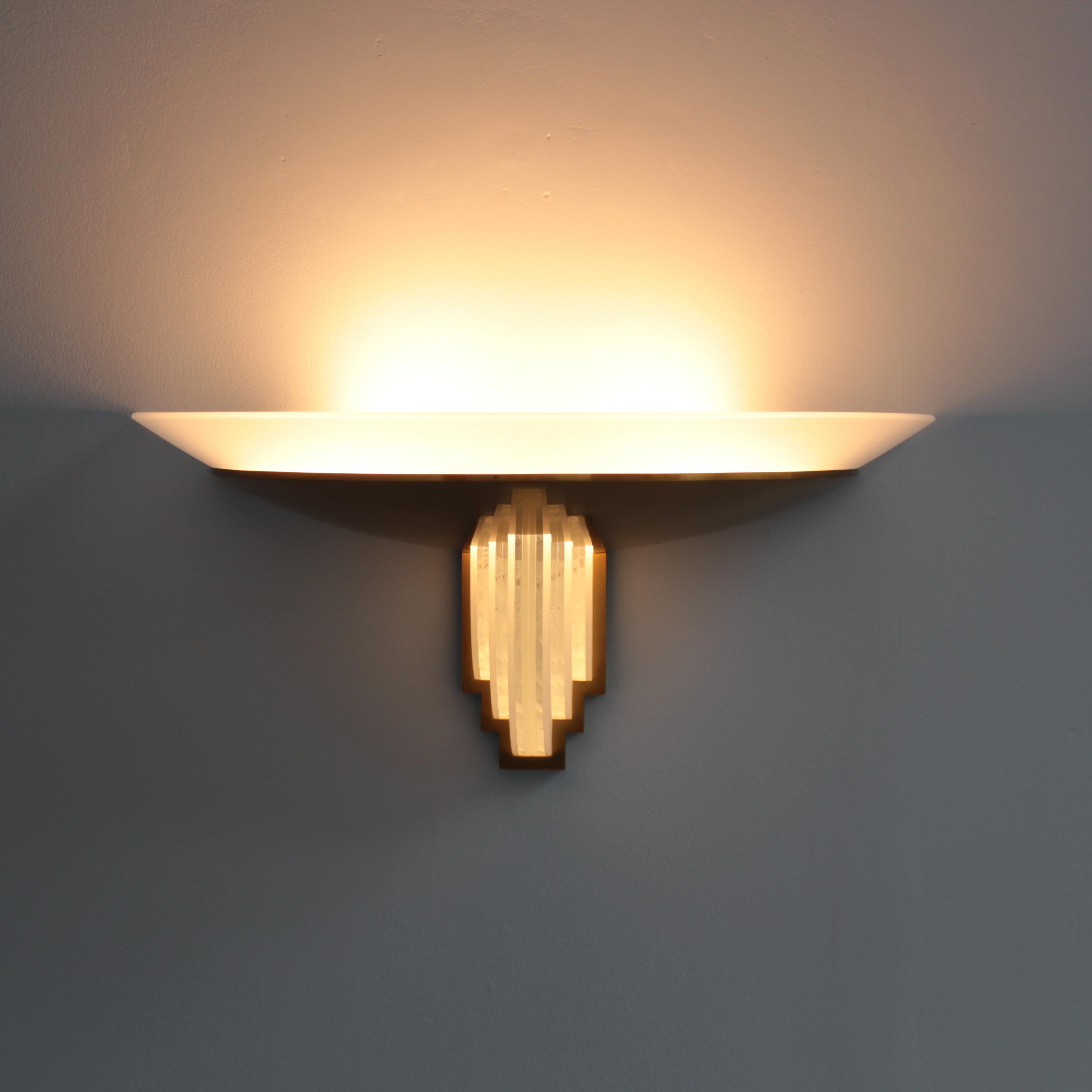 A Fine French Art Deco Bronze and Cut Glass Sconce by Perzel For Sale 1