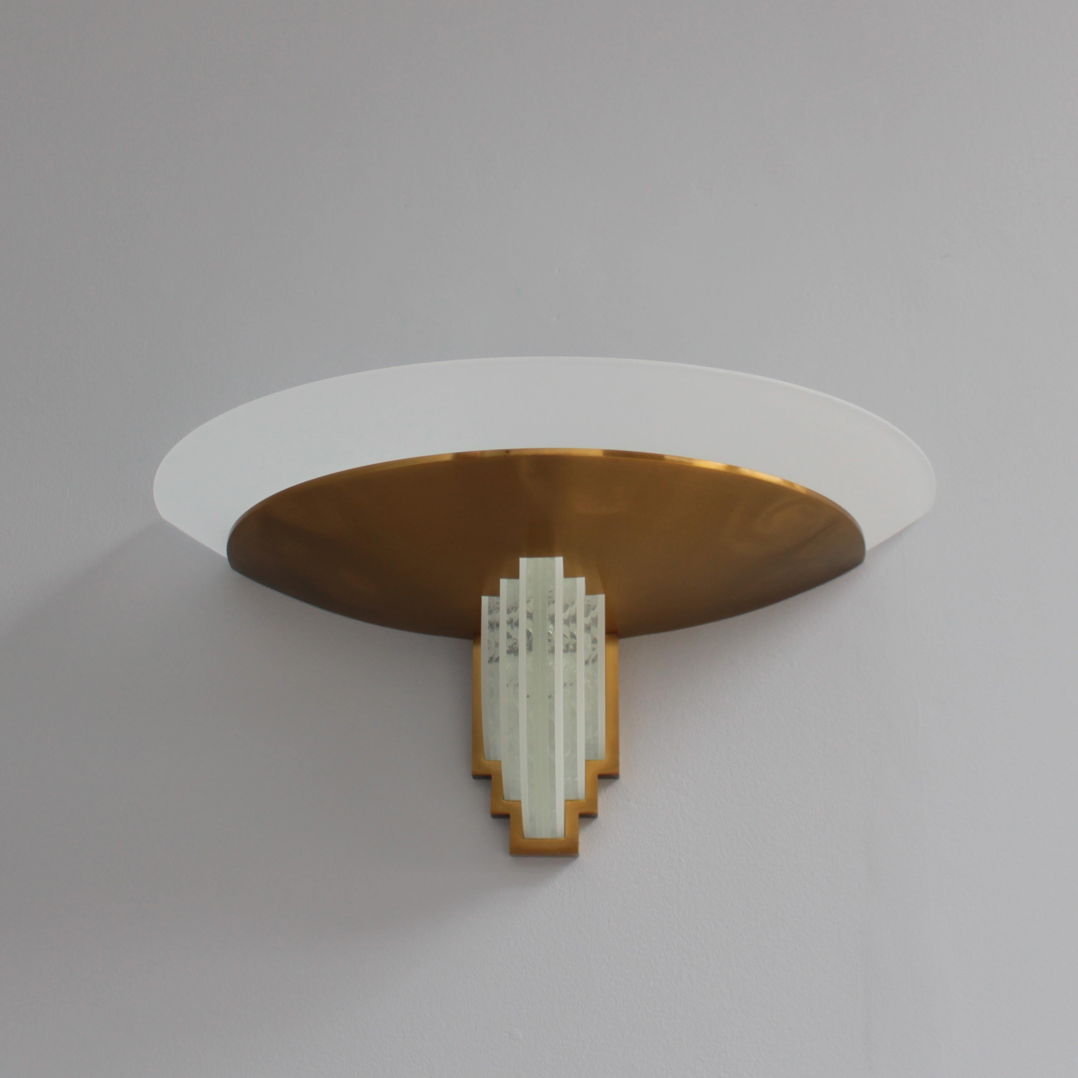 A Fine French Art Deco Bronze and Cut Glass Sconce by Perzel For Sale 2