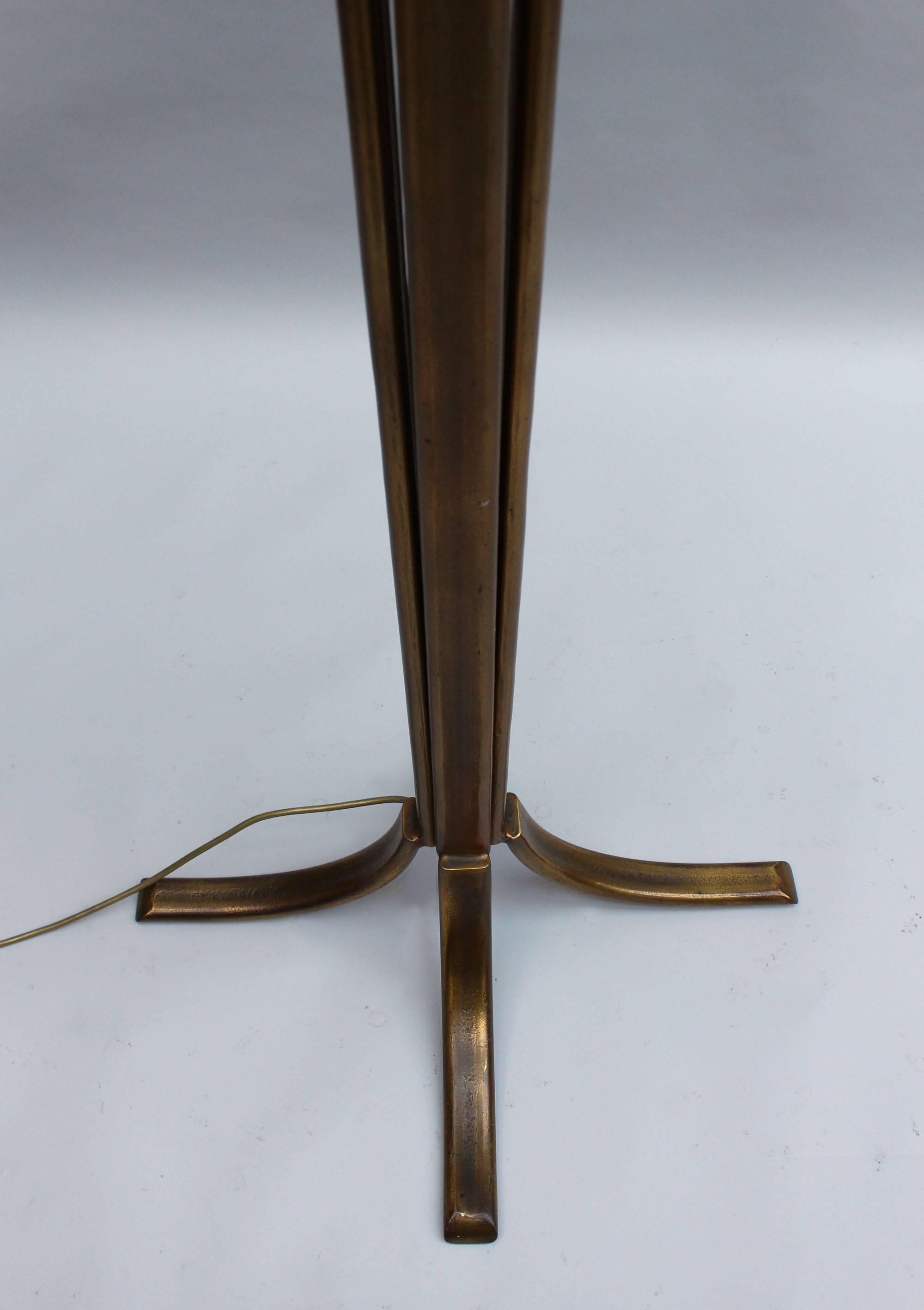 Fine French Art Deco Bronze and Glass Floor Lamp by Perzel For Sale 7