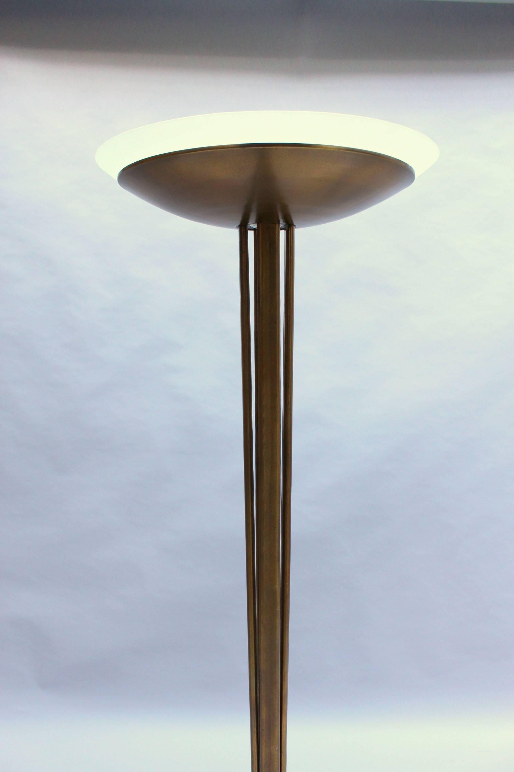 Français Lampadaire Art Déco français en bronze et verre par Perzel