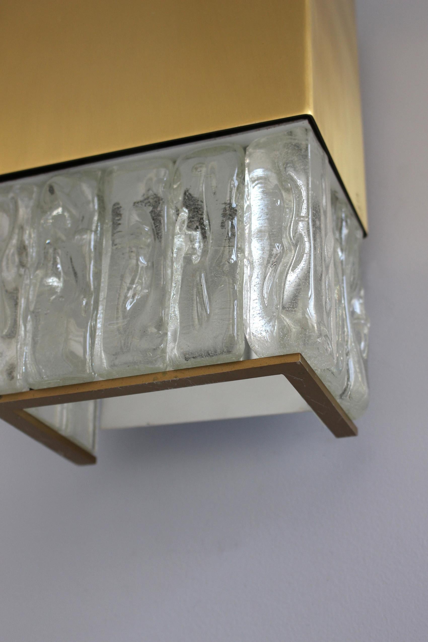 Fine French Art Deco Bronze and Slabs Glass Sconce by Jean Perzel For Sale 3