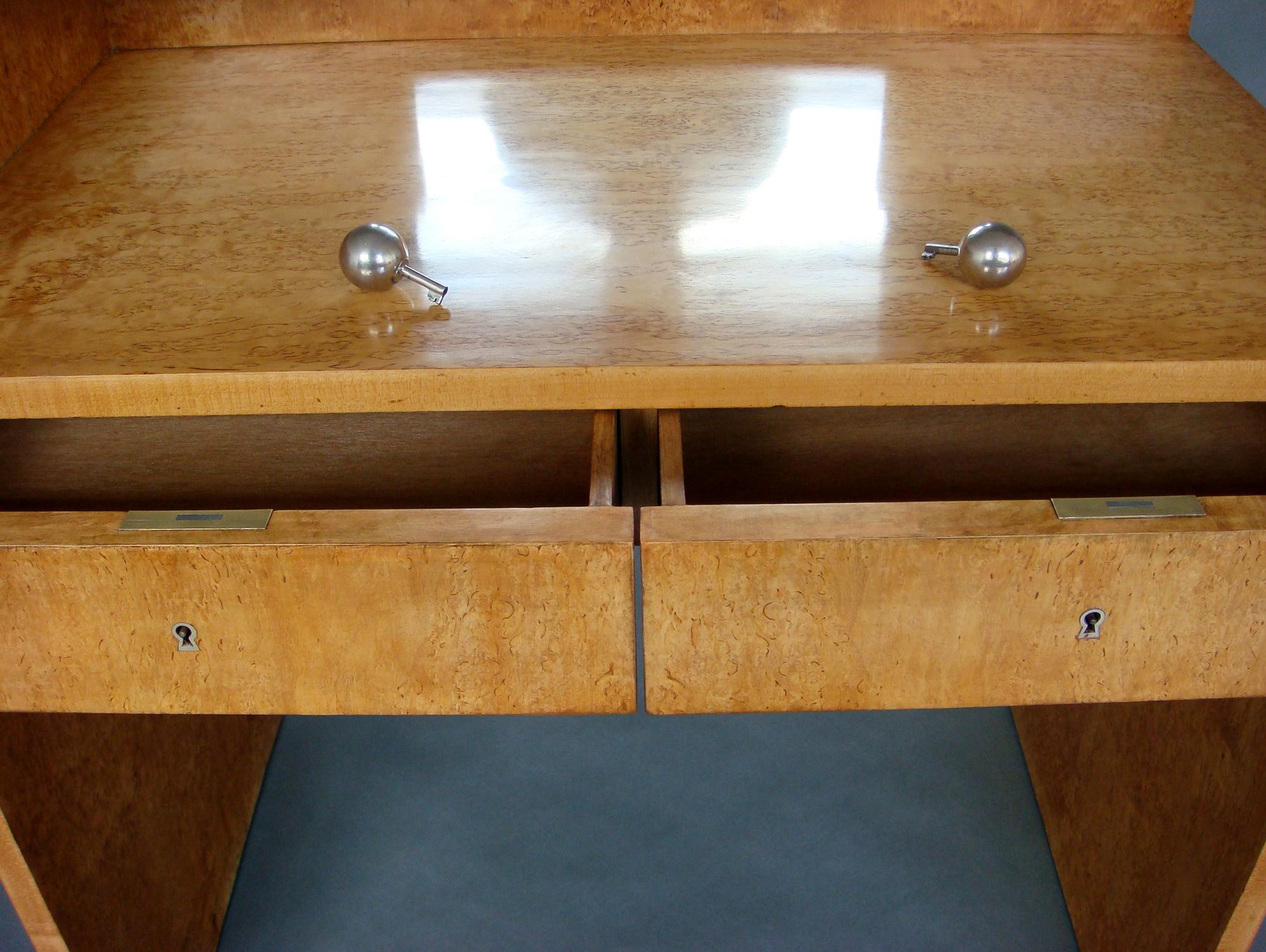 Mid-20th Century A Fine French Art Deco Burled Birch Vanity For Sale