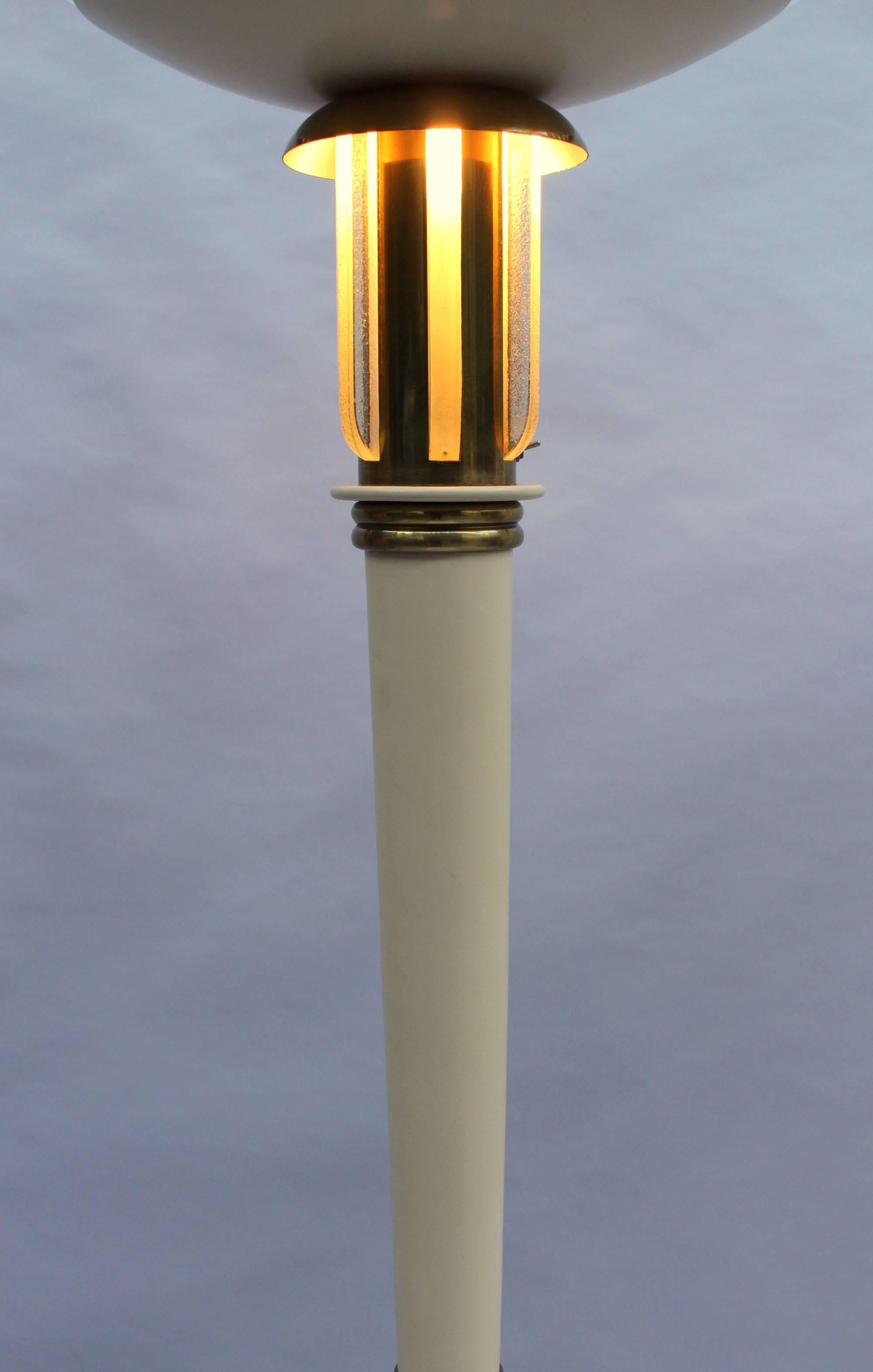 Fine French Art Deco Lacquered Floor Lamp with Glass and Brass details For Sale 3
