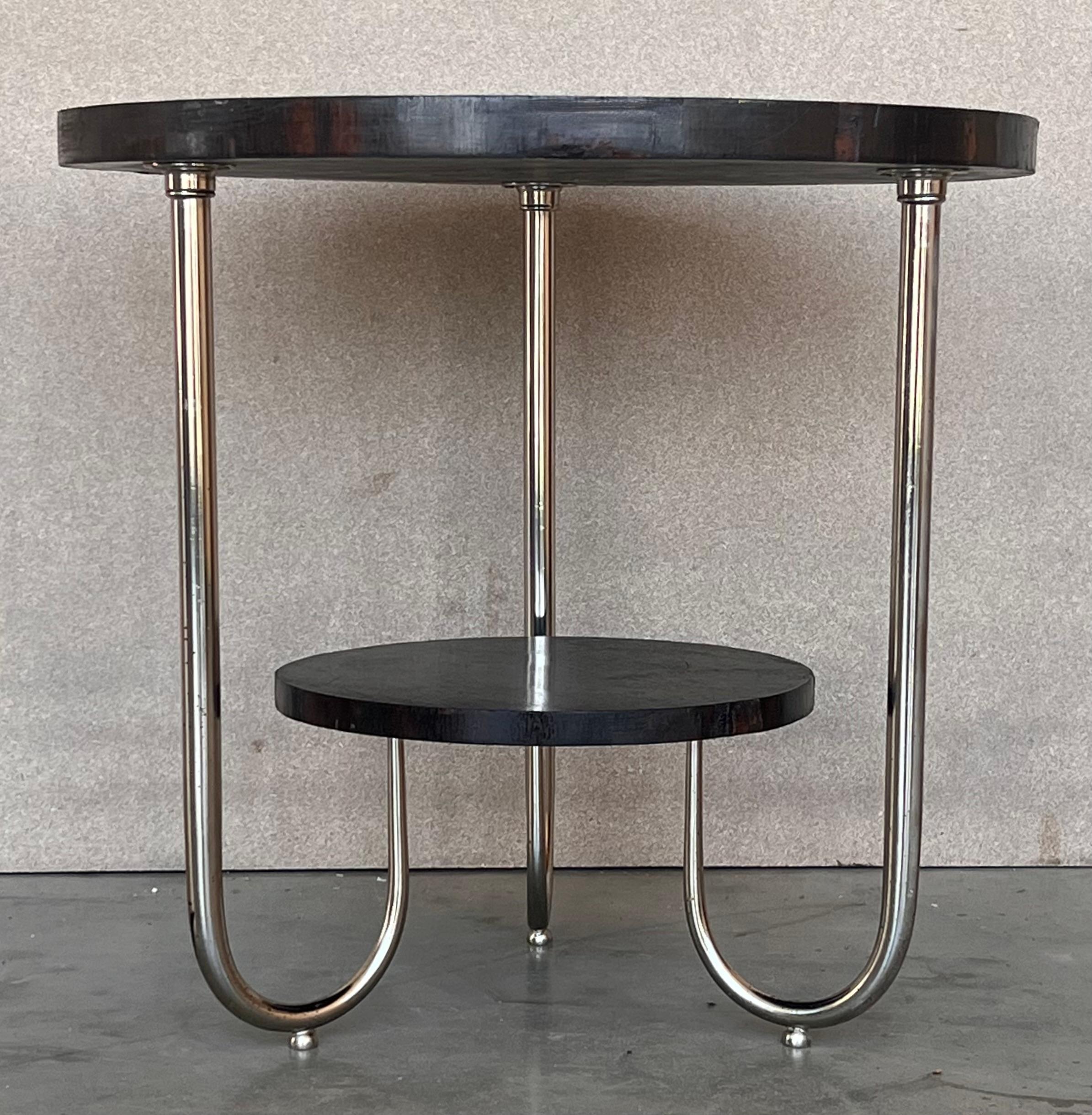20ième siècle Table d'appoint à deux niveaux en acajou et chrome, de style Art Déco français, à Gueridon en vente
