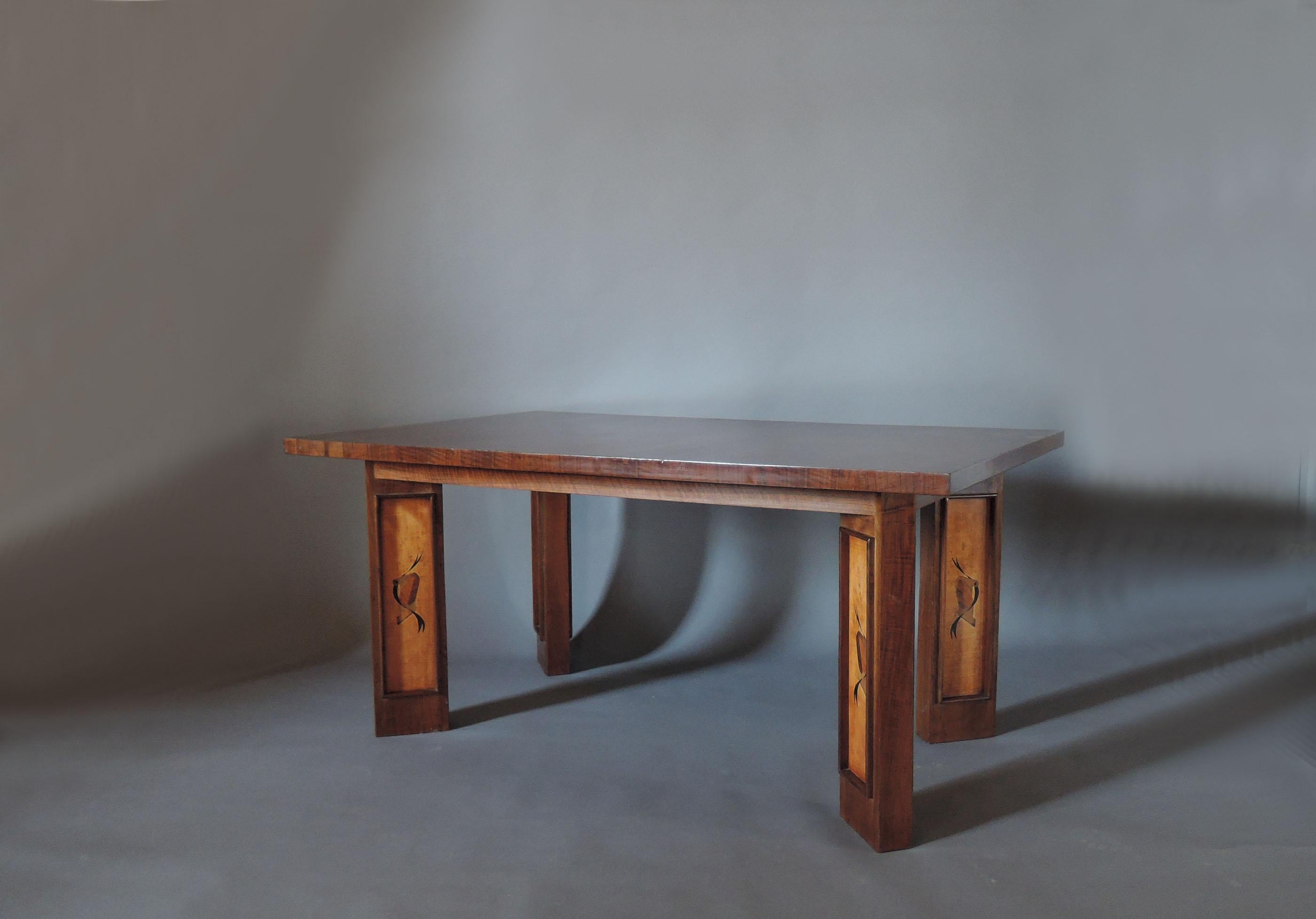A Fine French Art Deco Walnut Dining Table 1