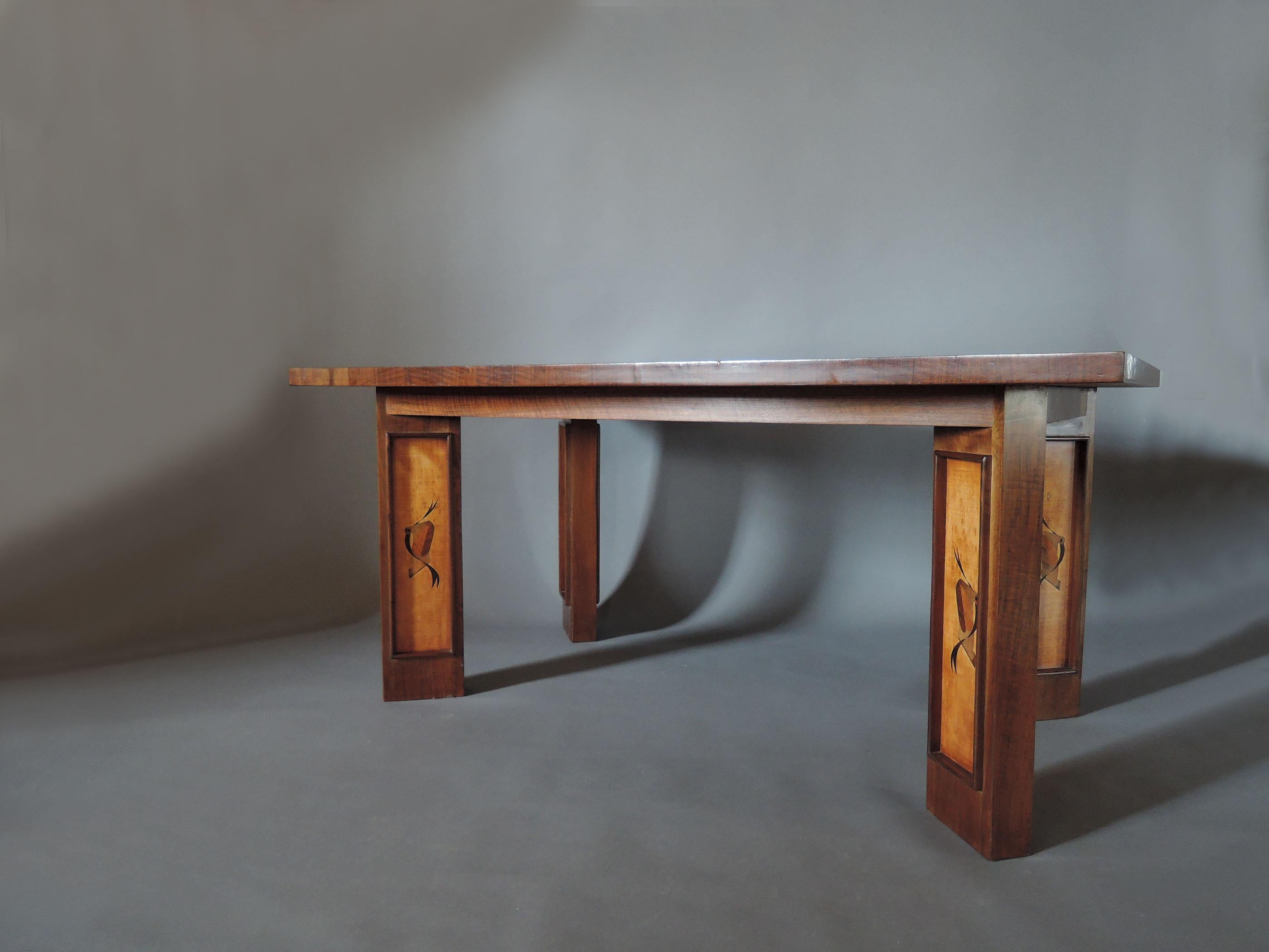A Fine French Art Deco Walnut Dining Table 2