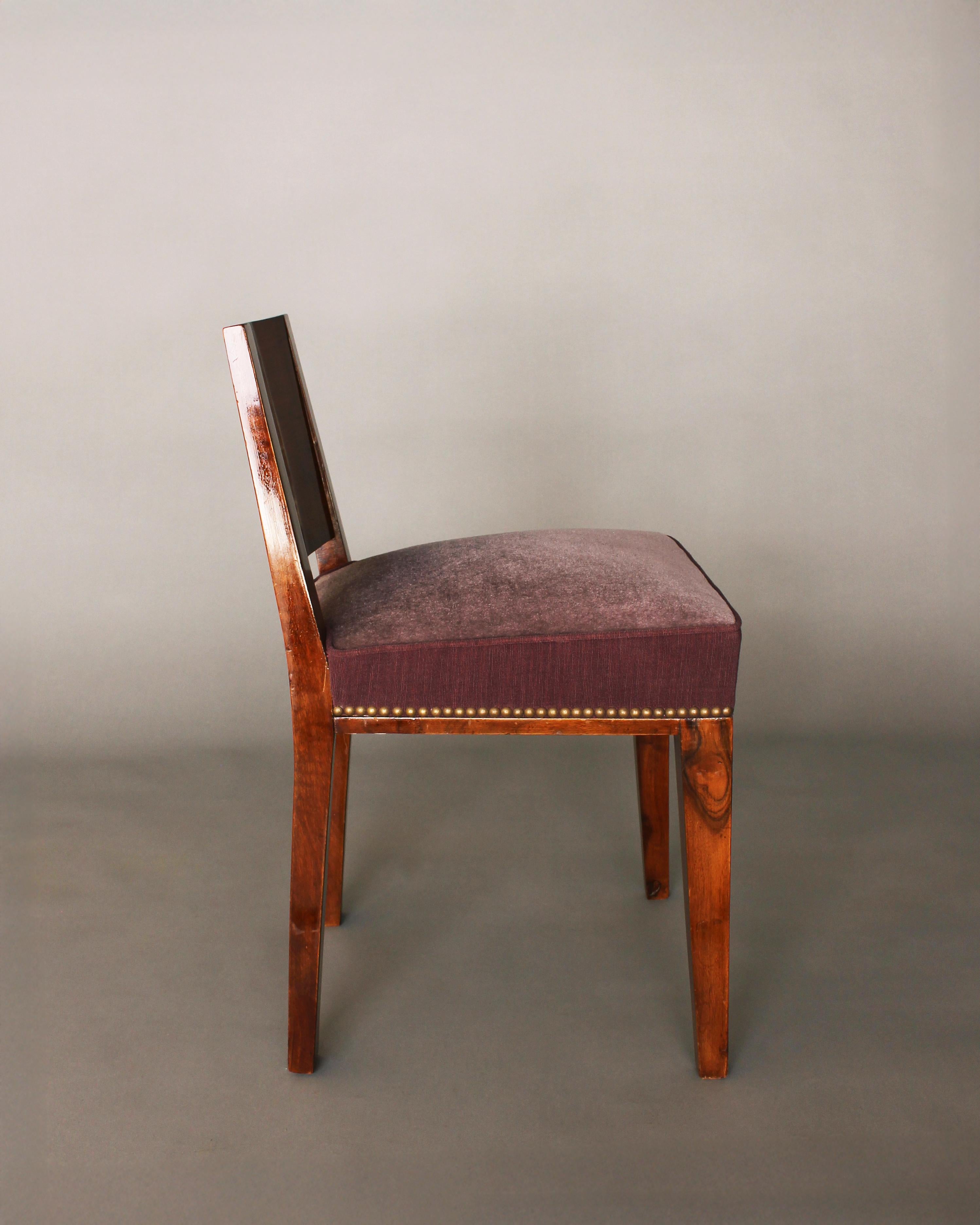 Français Chaises d'appoint en noyer de style Art Déco français en vente