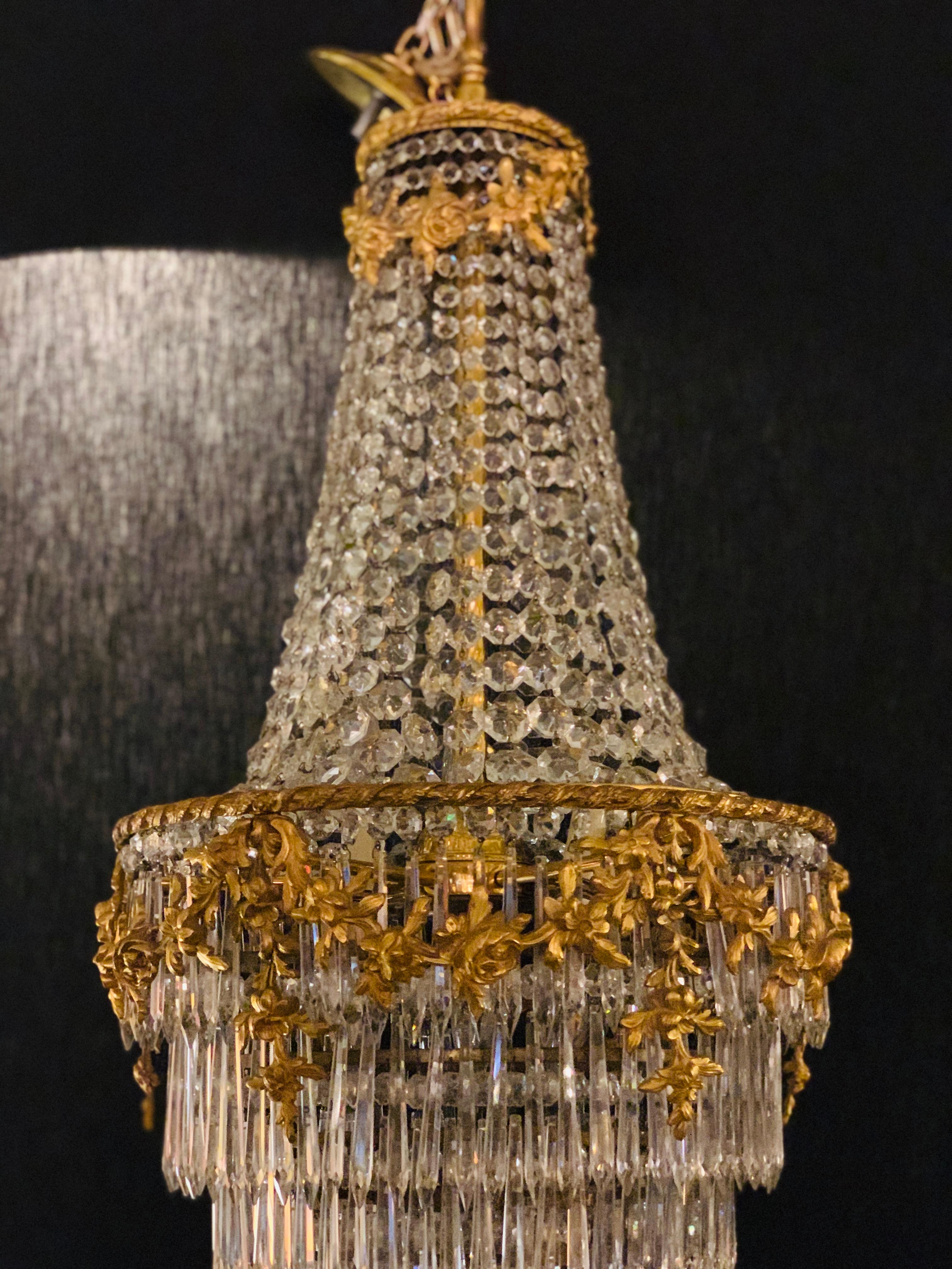 Fine French Louis XVI Style Gilt Bronze 3-Light Swag Form Crystal Chandelier 10
