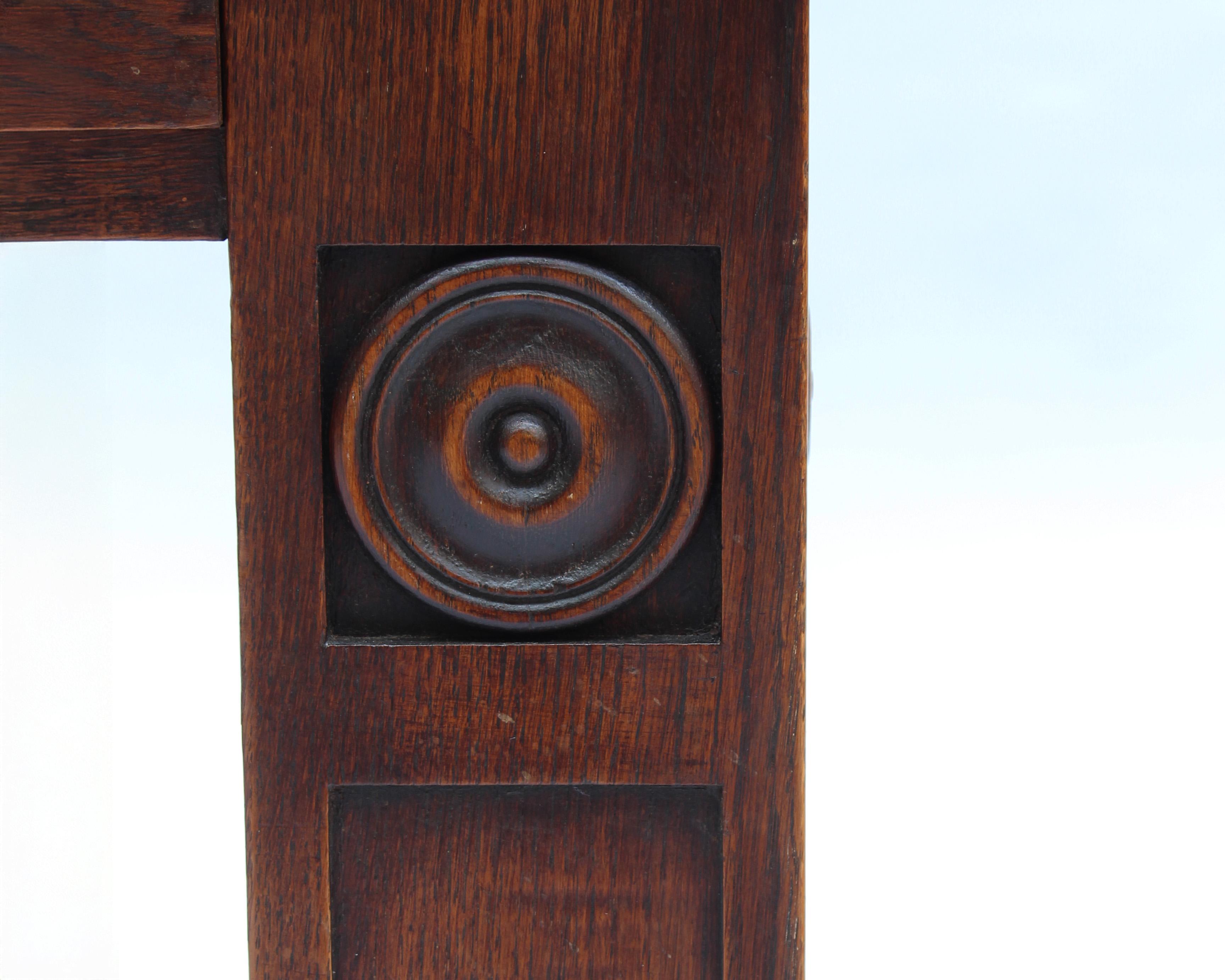 Una raffinata scrivania francese modernista in Oak massiccio in vendita 7