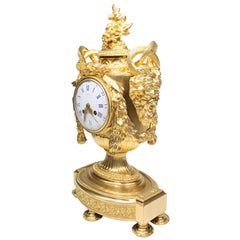 Feine französische Kaminsimsuhr aus vergoldeter Bronze von Napoleon III. nach Robert Osmond