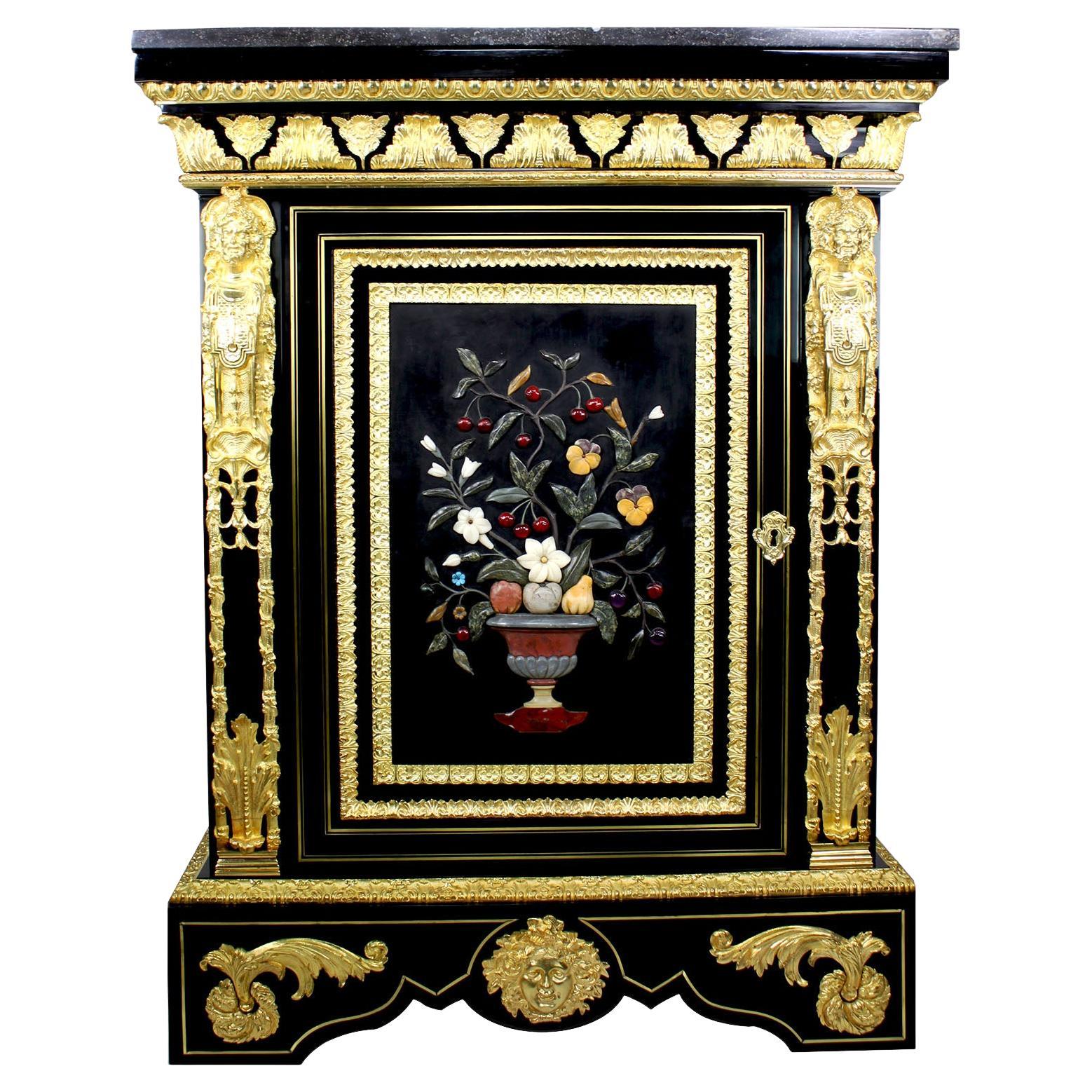 Beau cabinet français Napoléon III en bois ébonisé et pietra dura, monté sur bronze doré