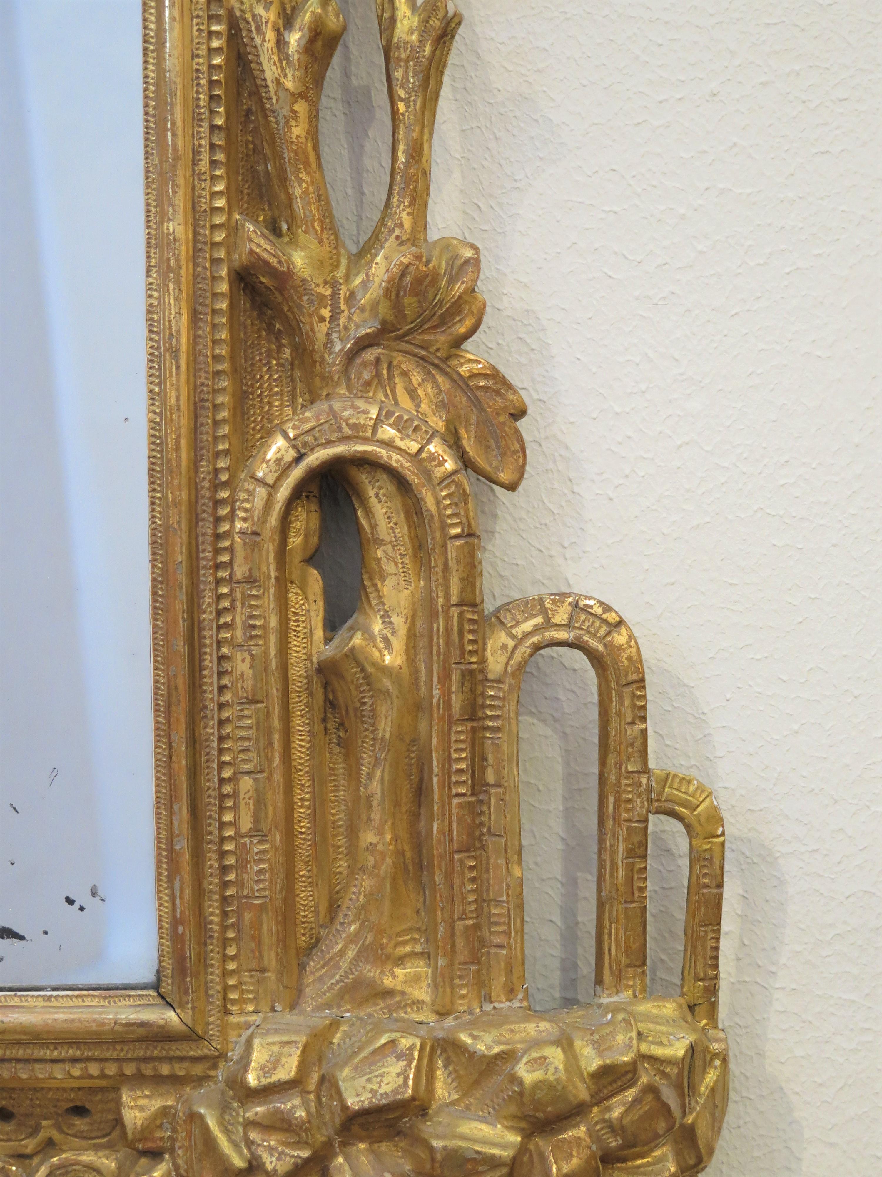 A Fine George II Carved Giltwood Mirror with Phoenix Crest For Sale 1