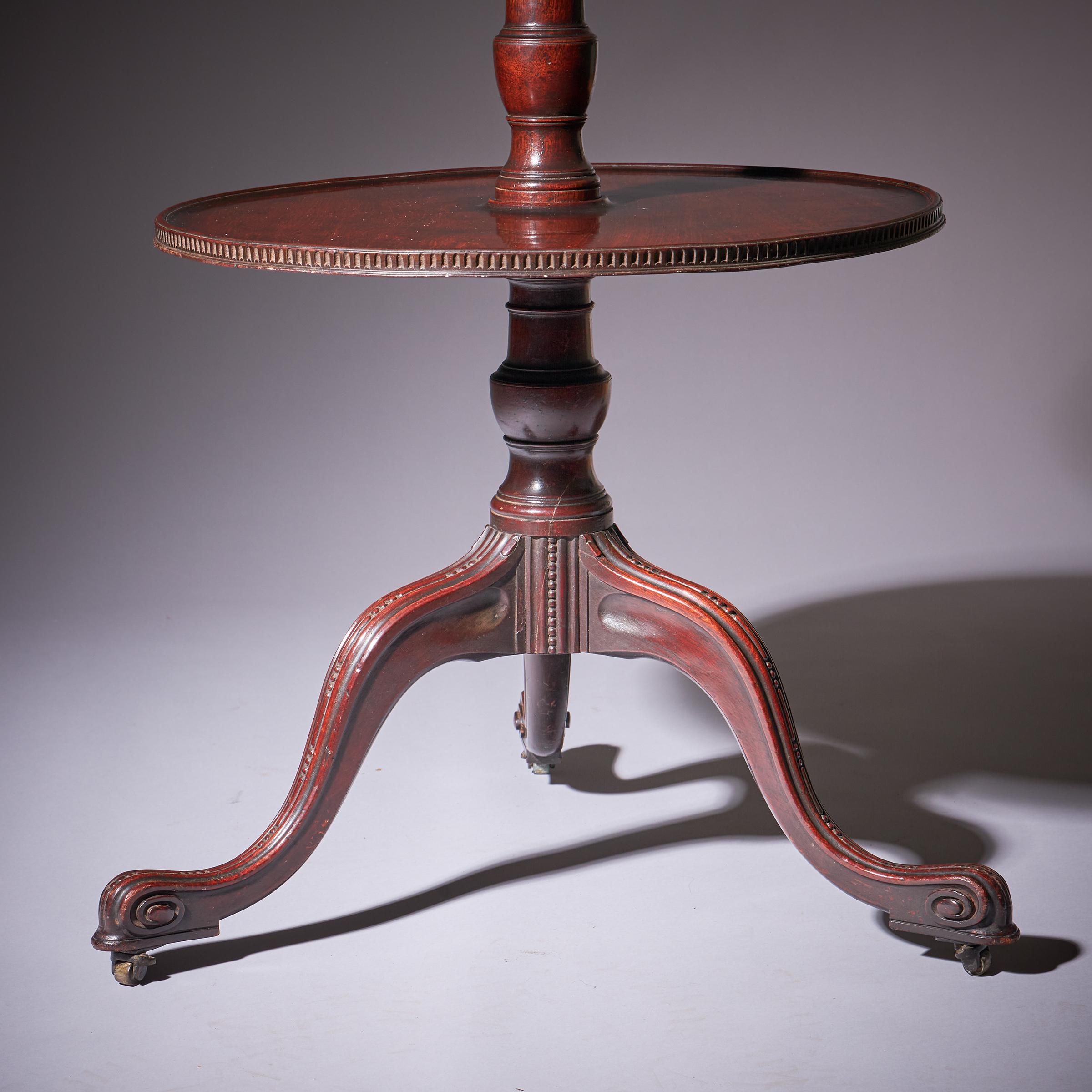 A Fine George III Chippendale Mahogany Dumb Waiter, Circa 1760. England.  For Sale 7