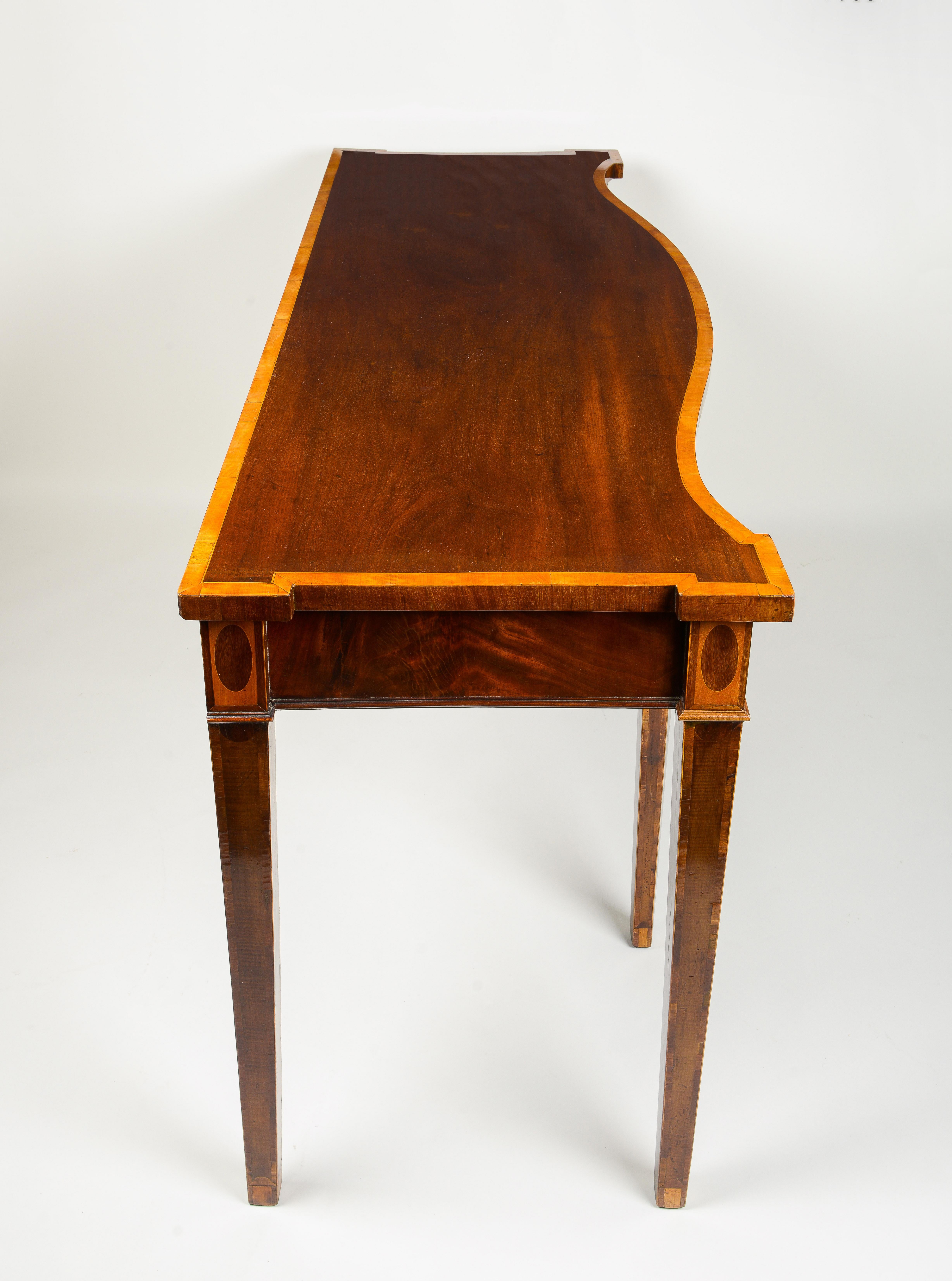 English Fine George III Mahogany and Satinwood-Inlaid Serpentine Serving Table For Sale