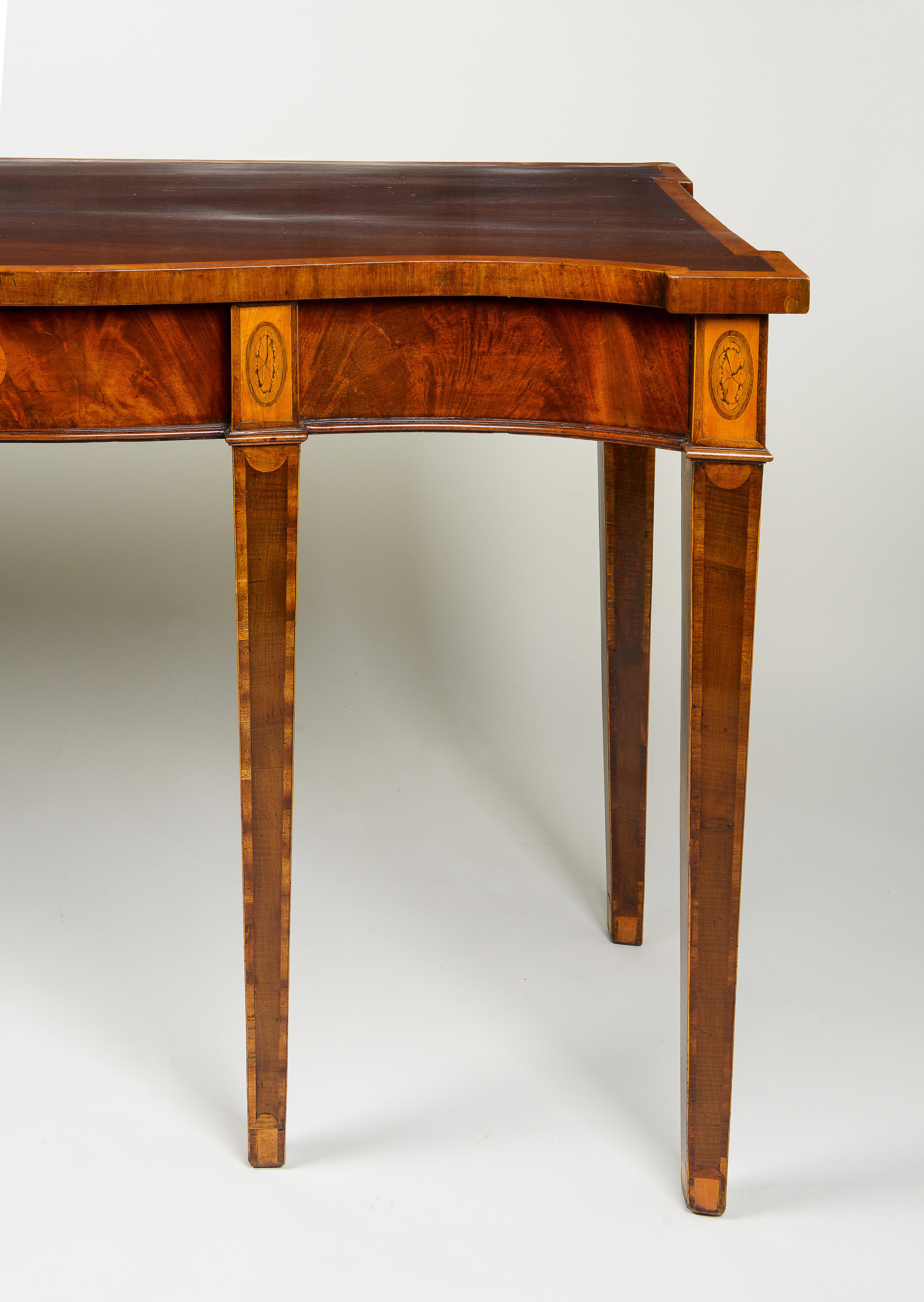 Fine George III Mahogany and Satinwood-Inlaid Serpentine Serving Table For Sale 2