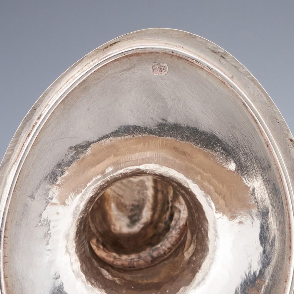 Un'elegante caffettiera d'argento di Giorgio III Londra, 1796 in vendita 4