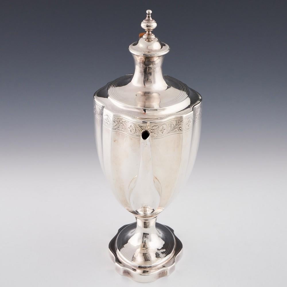 English A Fine George III Sterling Silver Coffee Pot London, 1796 For Sale