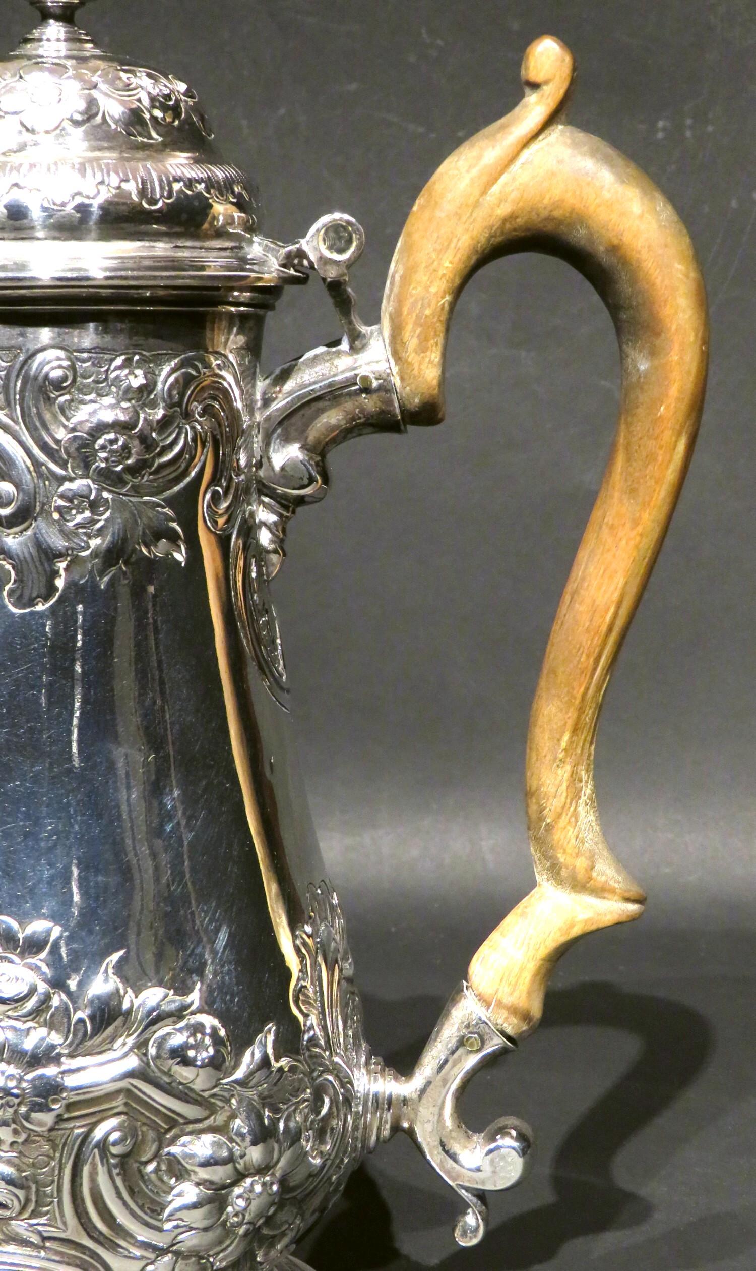 Argent sterling Une belle cafetière en argent sterling George IV par William Bateman 1st, Londres 1819 en vente