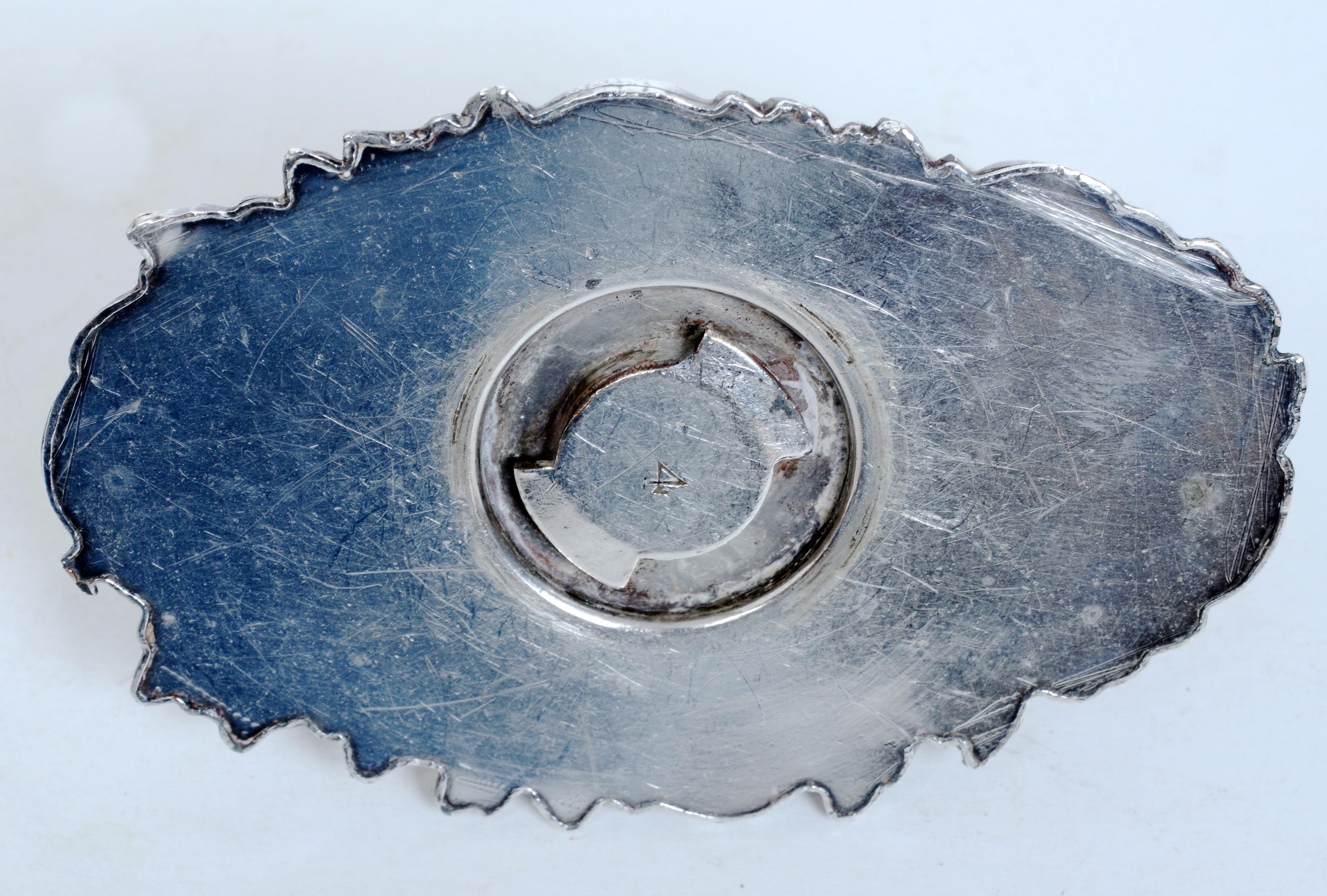 Un raffinato piatto da portata in quattro parti di Sheffield, di epoca georgiana, del 1800 ca. in vendita 11