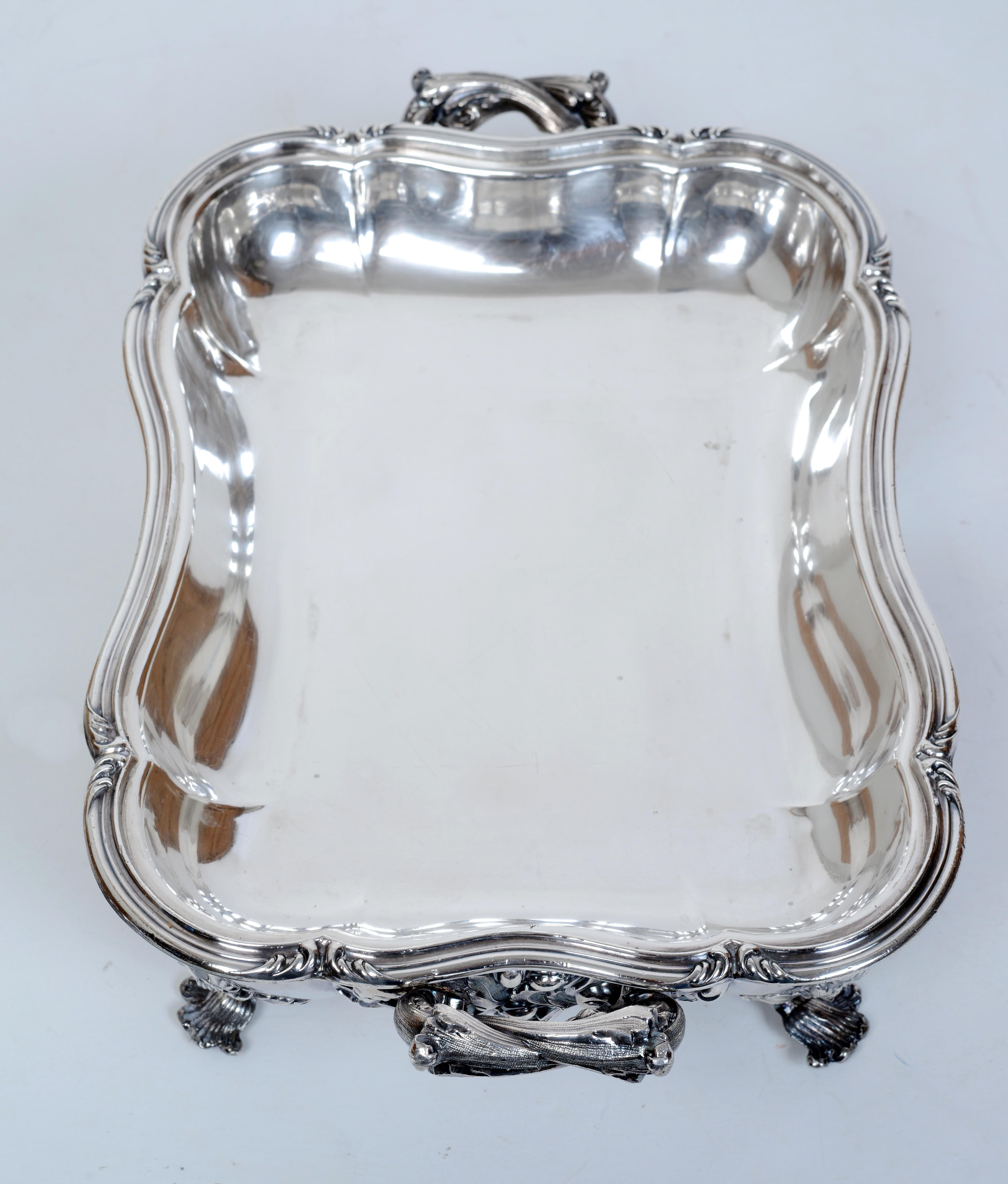 Un raffinato piatto da portata in quattro parti di Sheffield, di epoca georgiana, del 1800 ca. in vendita 4