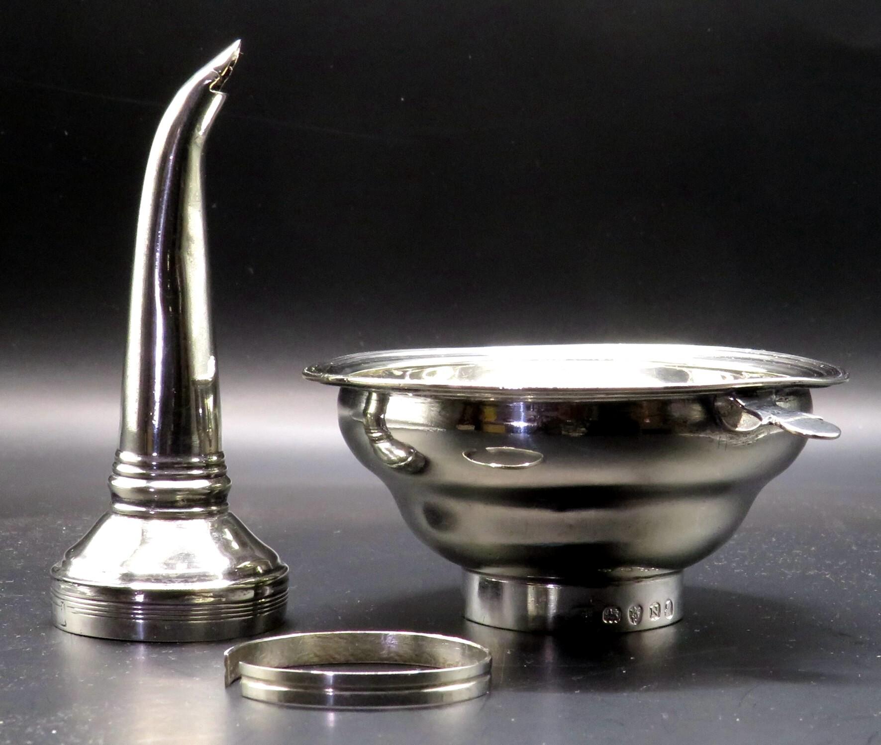 19th Century A Fine Georgian Sterling Silver Wine Funnel by Robert & Samuel Hennell, 1808 For Sale
