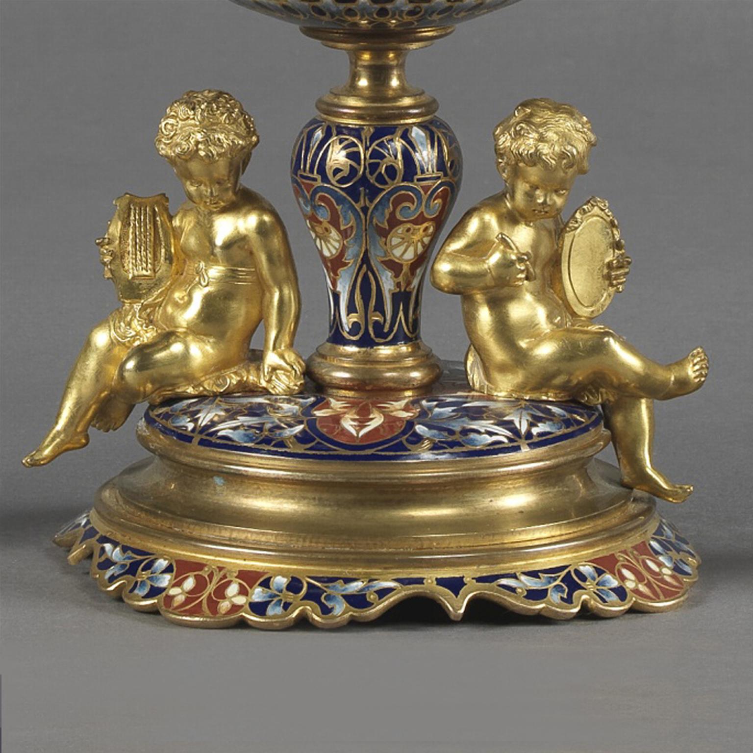Garnitur aus feiner vergoldeter Bronze und Champlevé-Email, um 1890 (19. Jahrhundert) im Angebot
