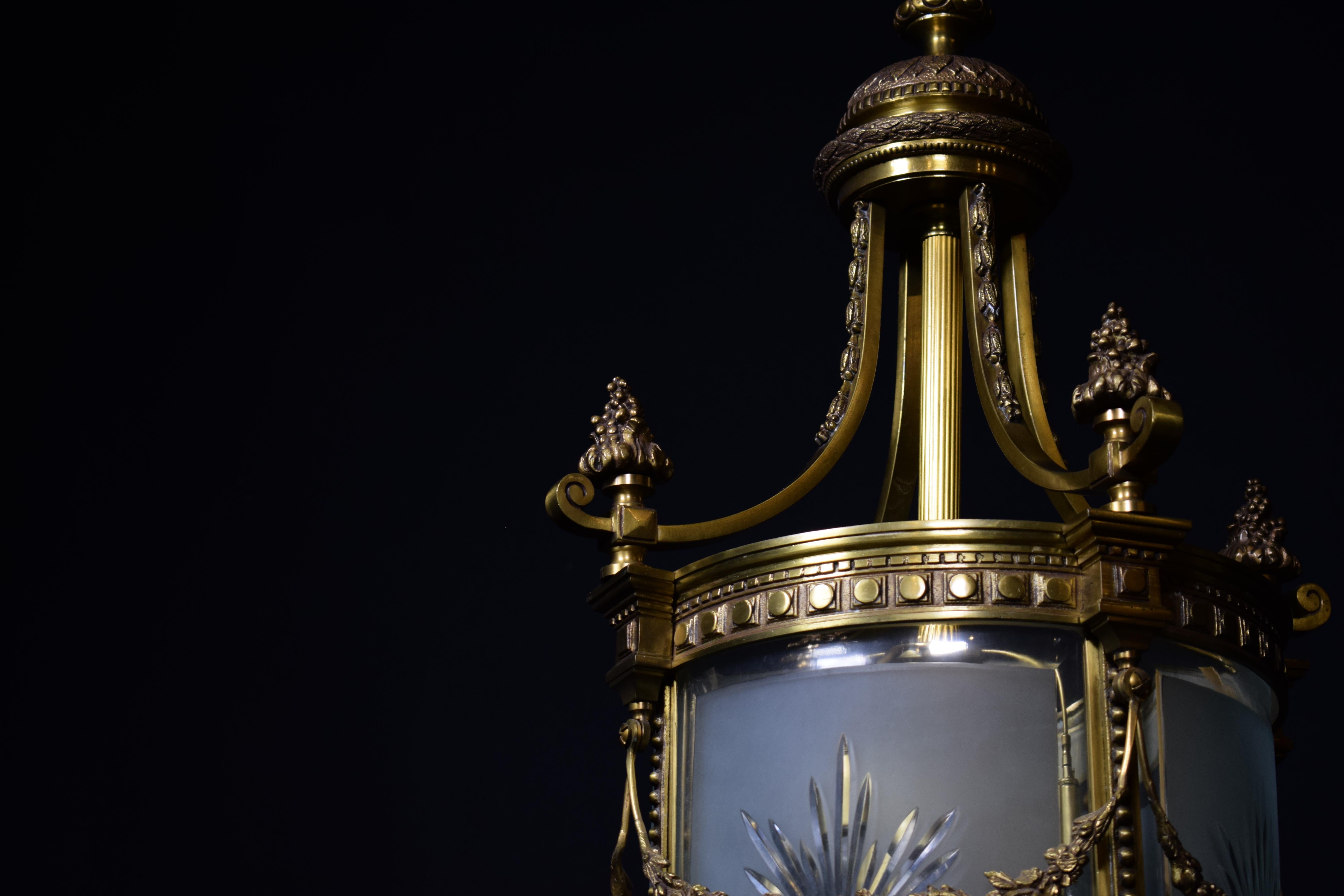 Fine Gilt Bronze Lantern with Handcut and Beveled Curved Crystal Panels For Sale 5