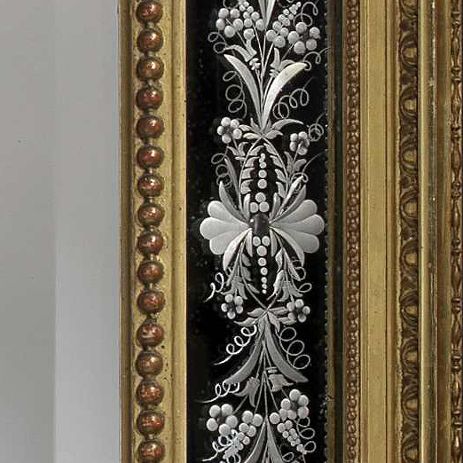 19th Century Fine Giltwood Cushion Mirror with Etched Side Plates, circa 1880 For Sale