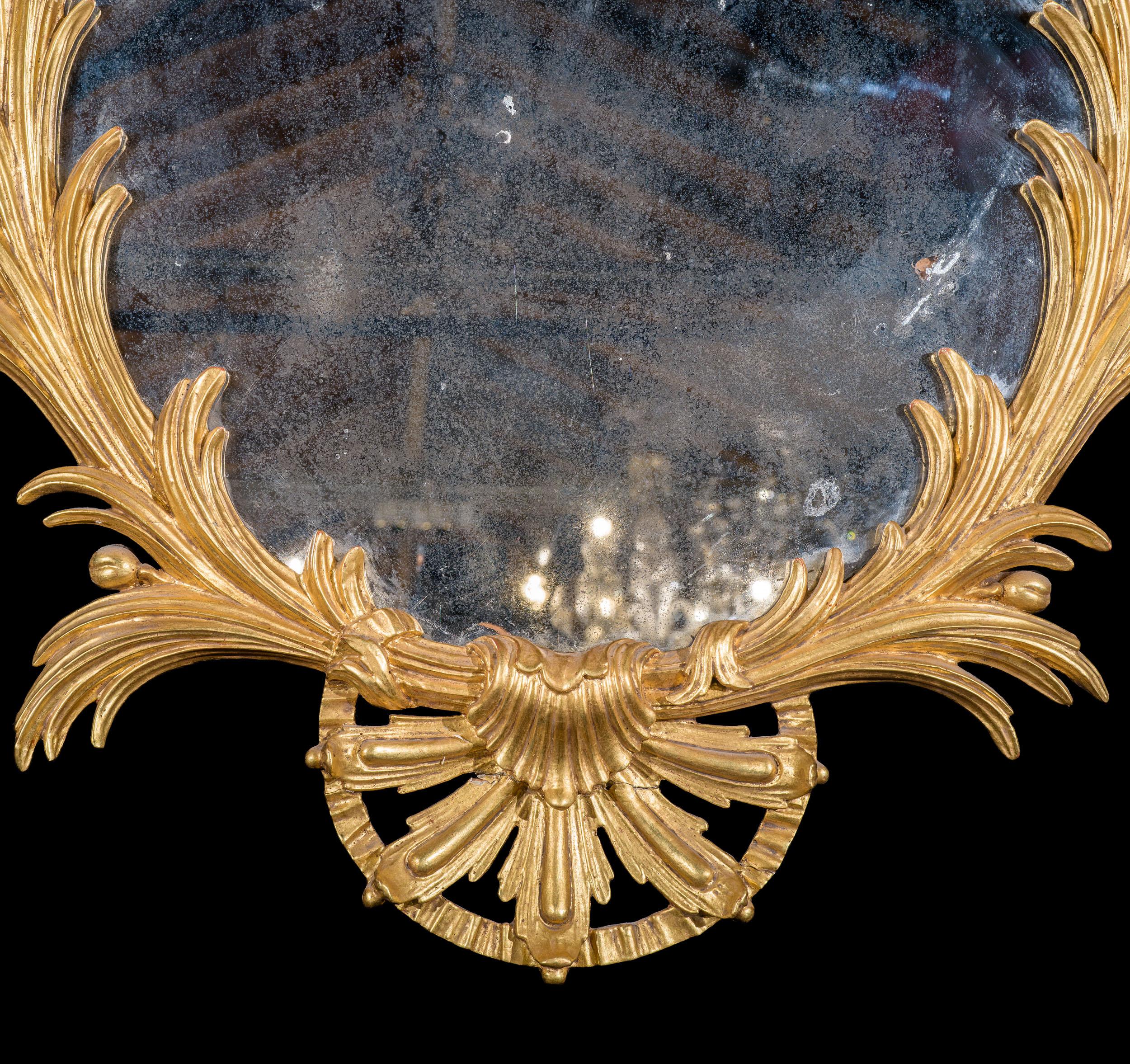 Anglais Miroir mural George III en bois doré à la manière de Linnell en vente