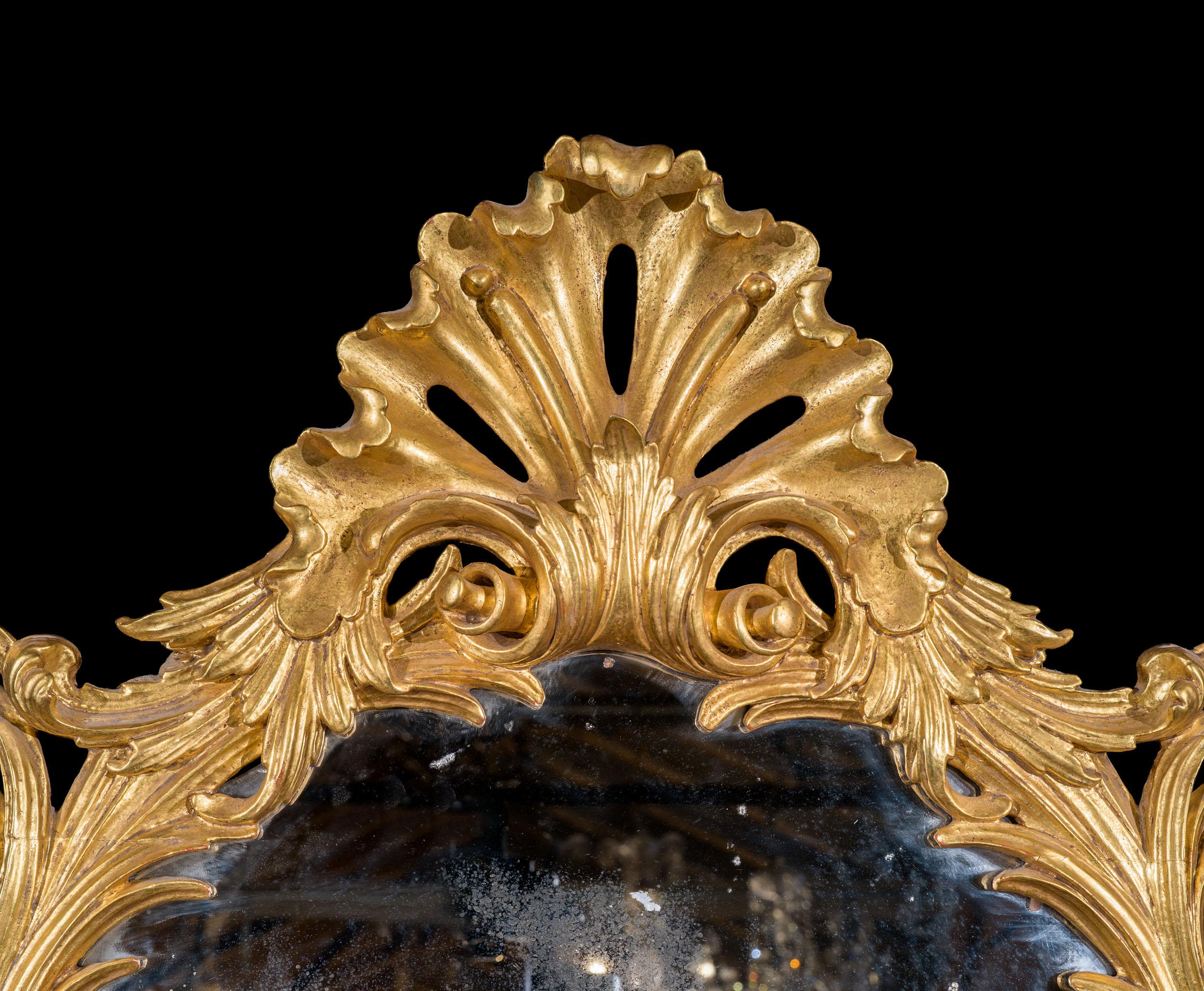 XVIIIe siècle Miroir mural George III en bois doré à la manière de Linnell en vente