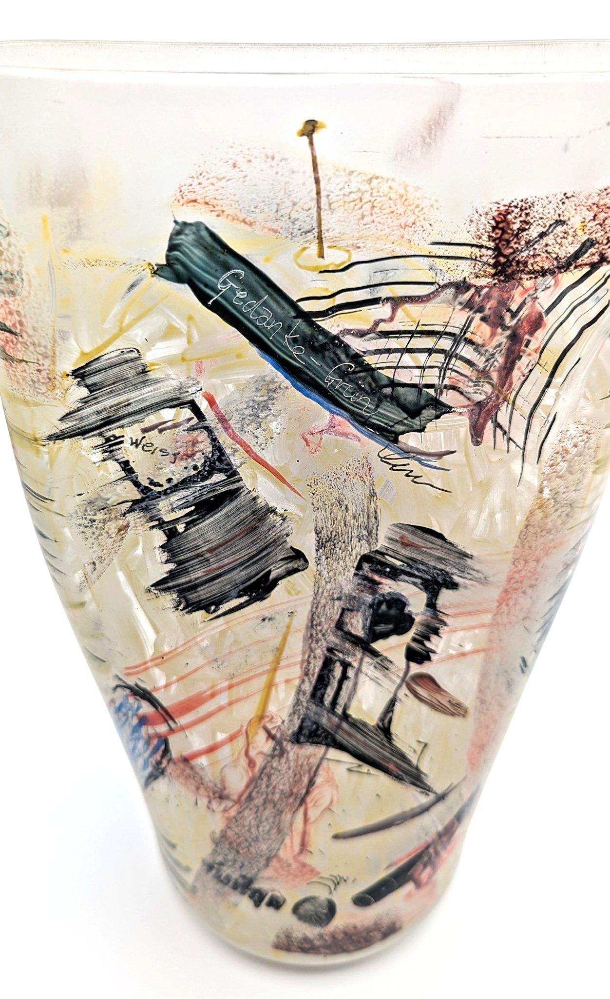 Fine XX secolo Un pregiato vaso in vetro da studio dipinto a mano da Richard Meitner, realizzato nel 1983. in vendita
