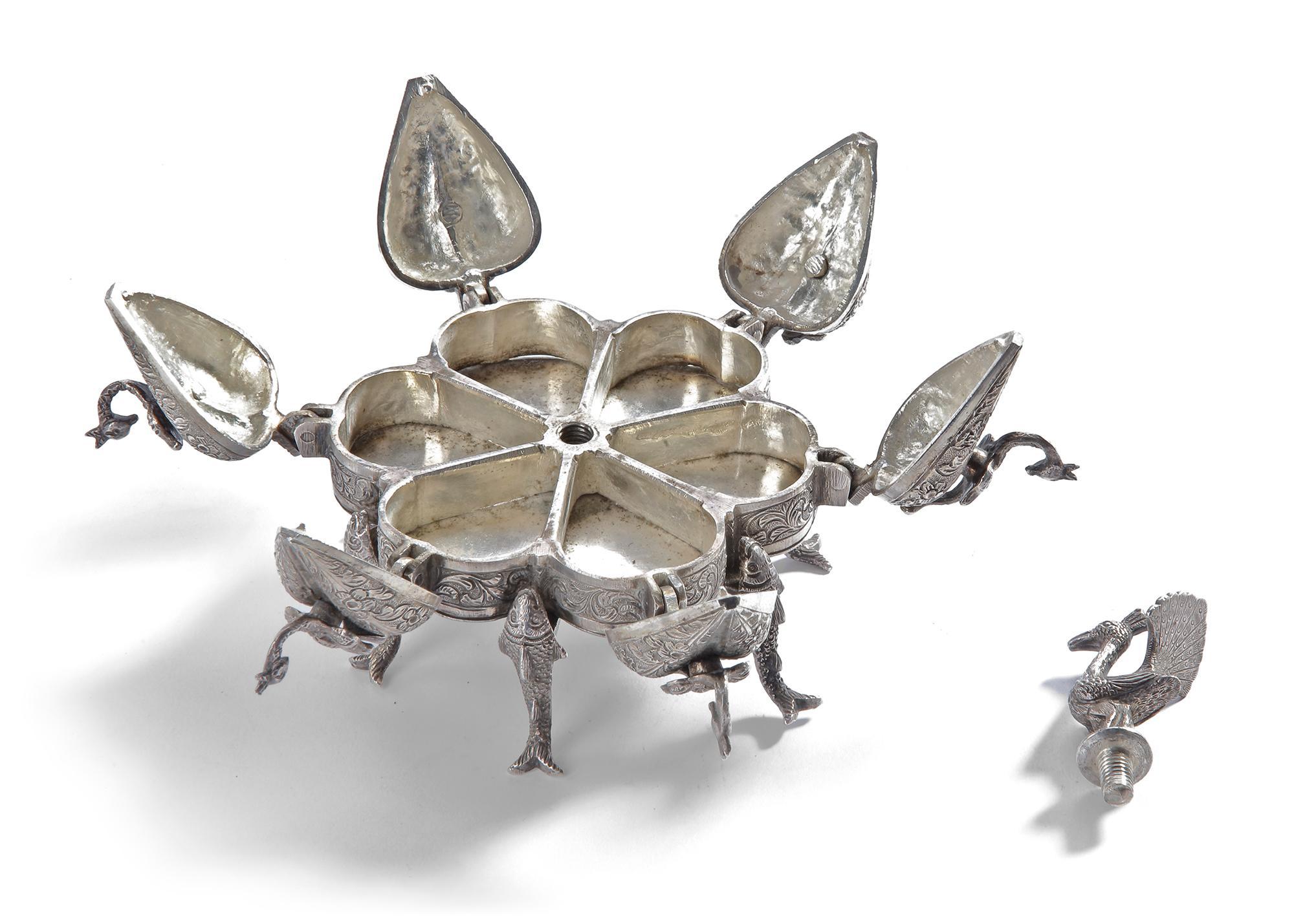 Boîte à paon (Pandan) en argent indien, XIXe siècle Bon état - En vente à London, GB