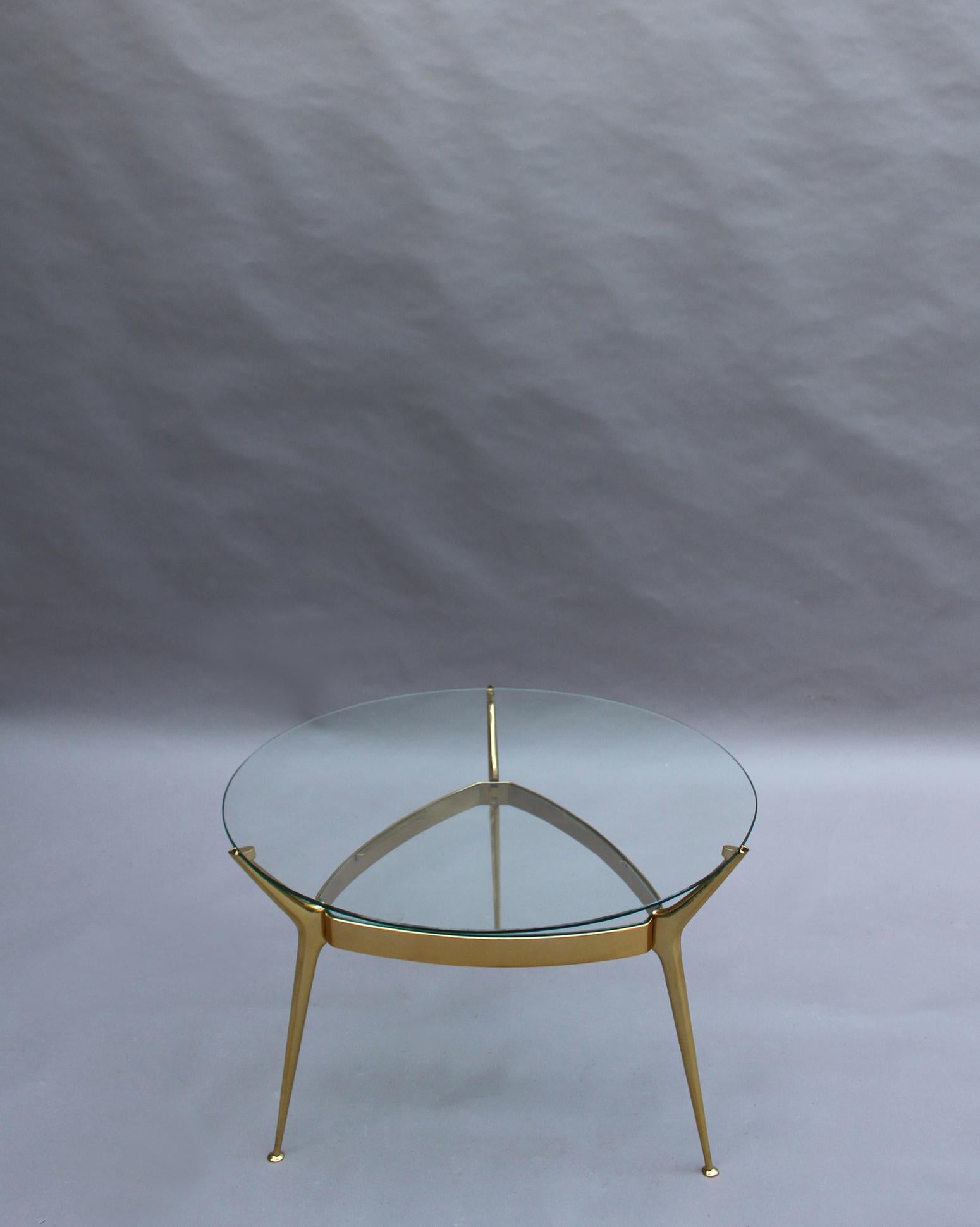 Fine Italian 1950s Brass and Glass 2-Tier Gueridon In Good Condition In Long Island City, NY