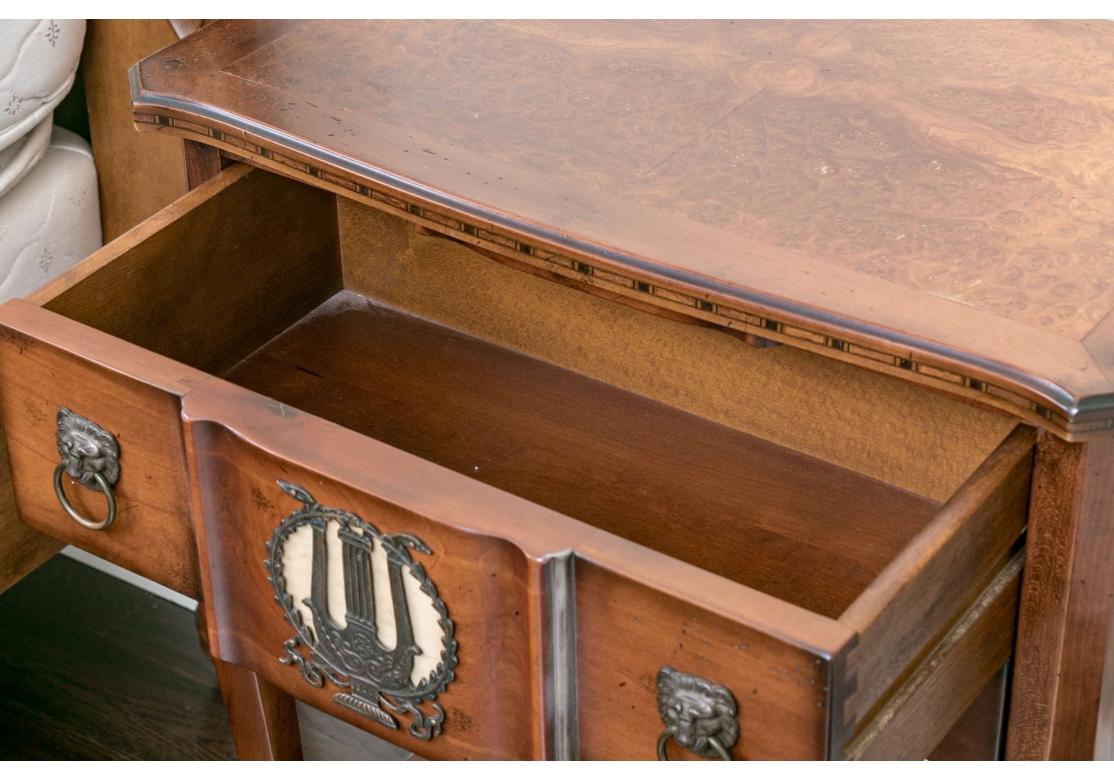 Table d'appoint italienne en bois fruitier en vente 6