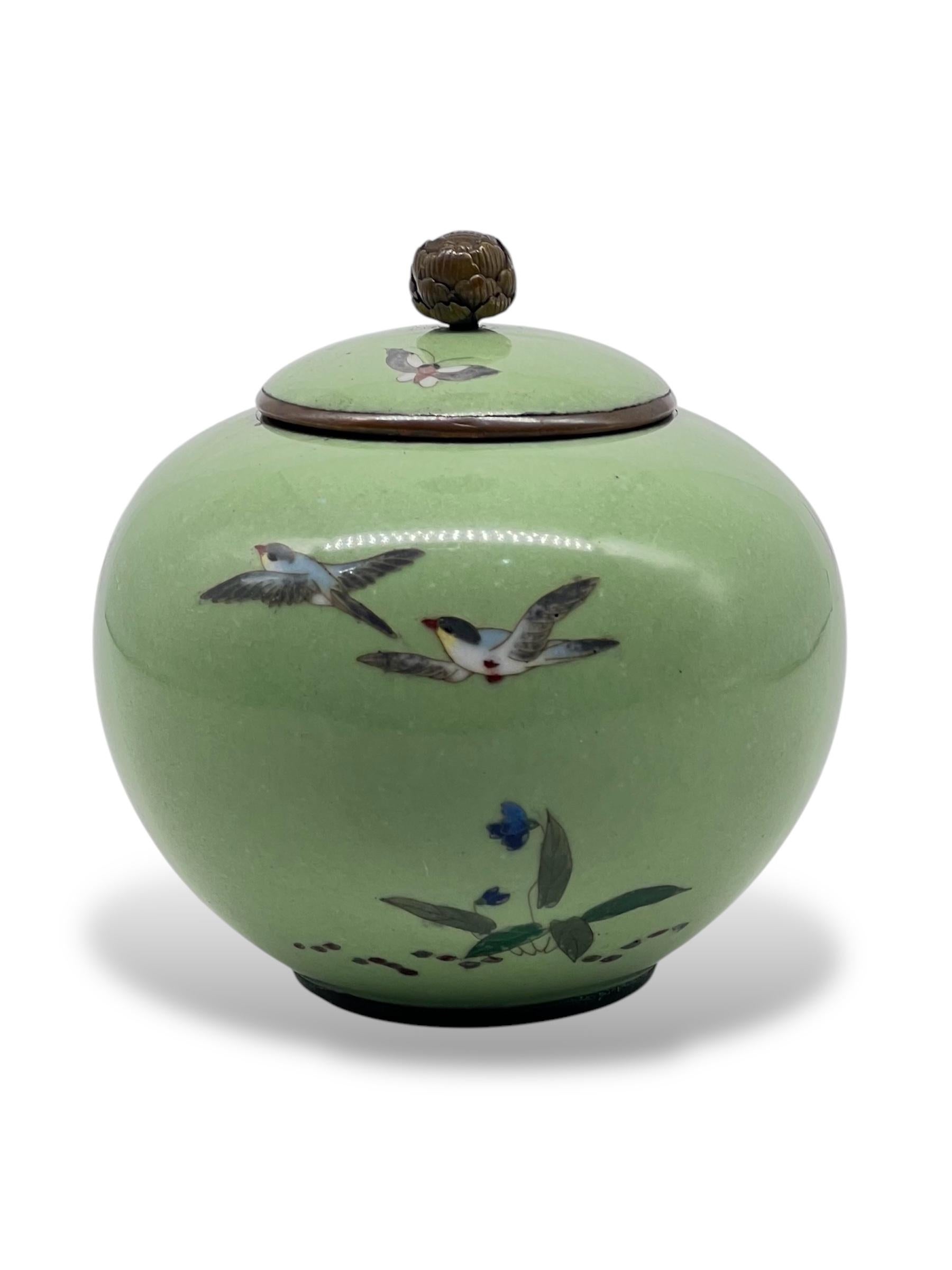A Fine Japanese Cloisonne Enamel Koro. Meiji period For Sale 1